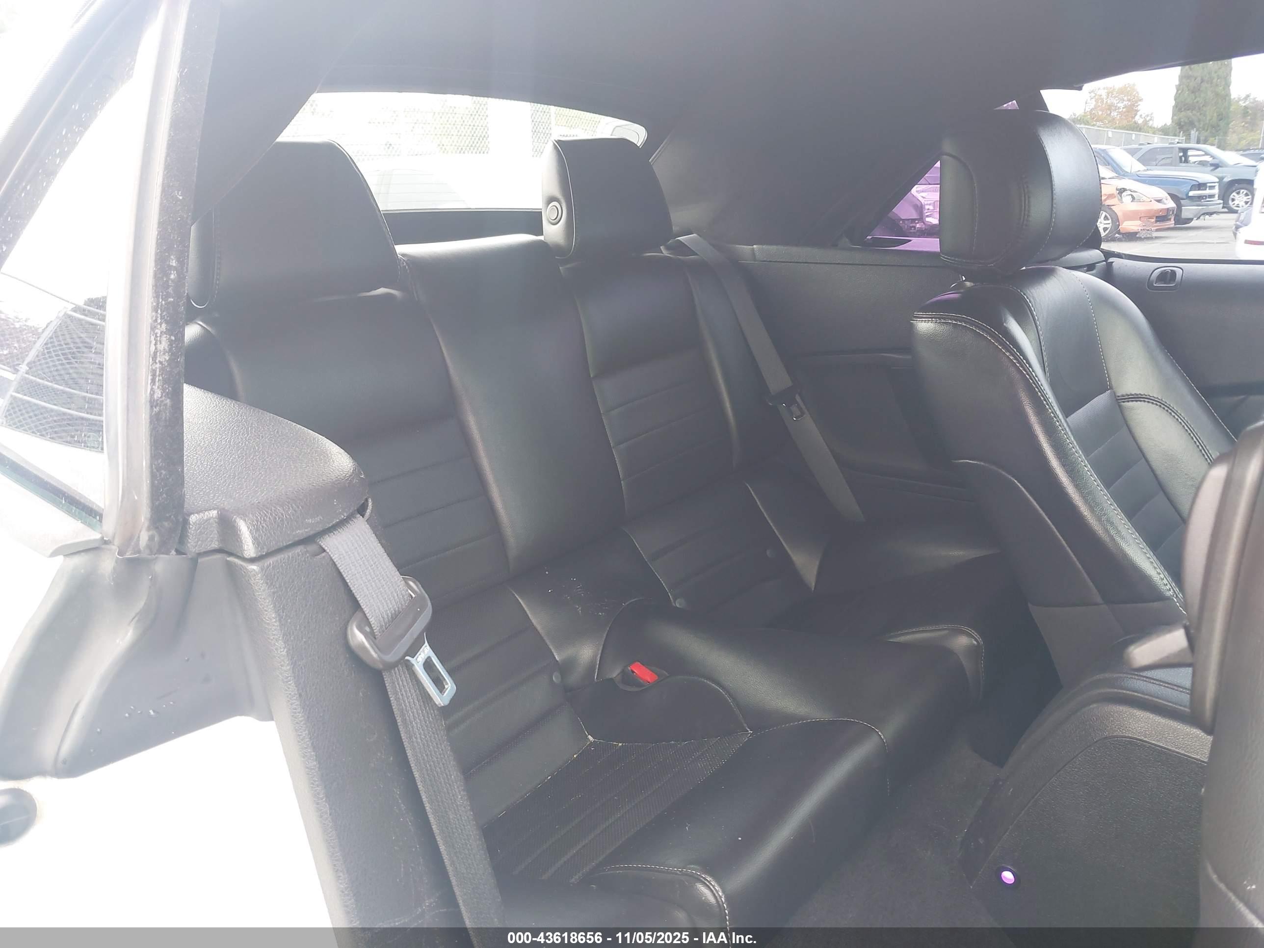 FORD MUSTANG image 8