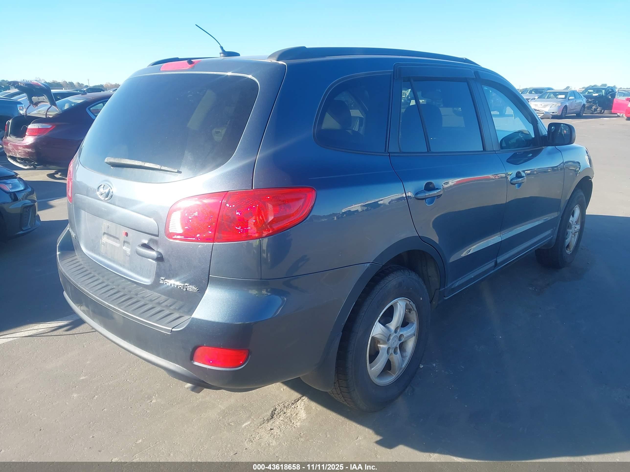 HYUNDAI SANTA image 4
