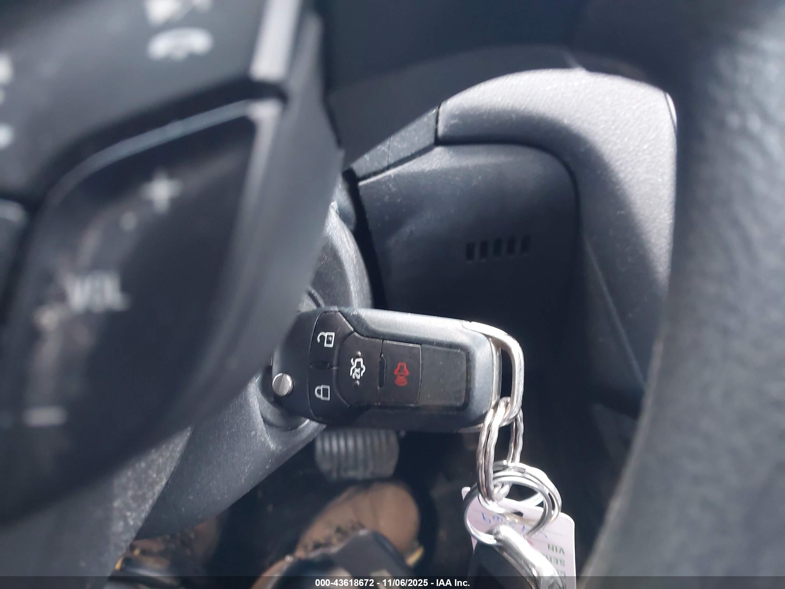FORD FUSION image 11