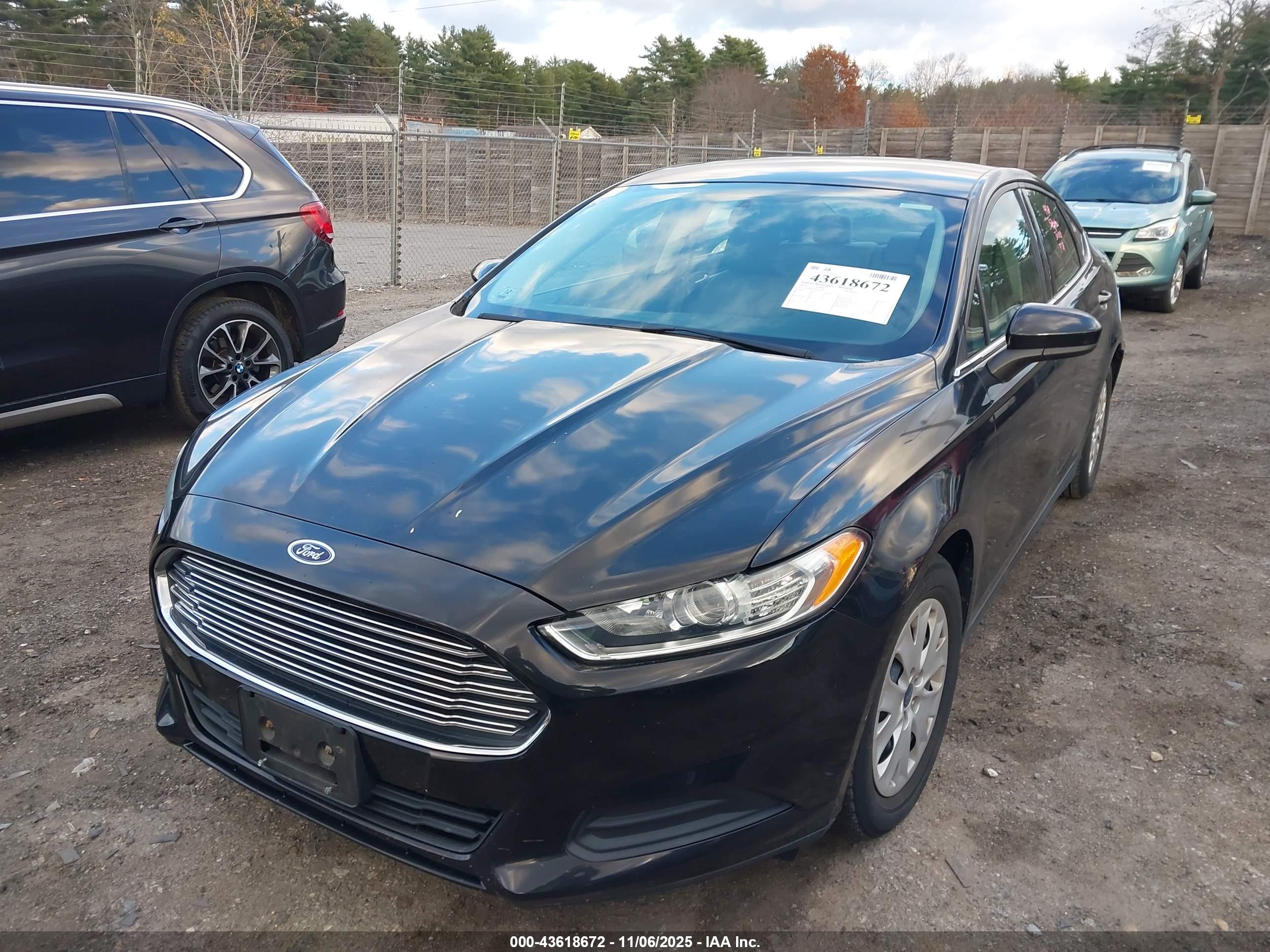 FORD FUSION image 2