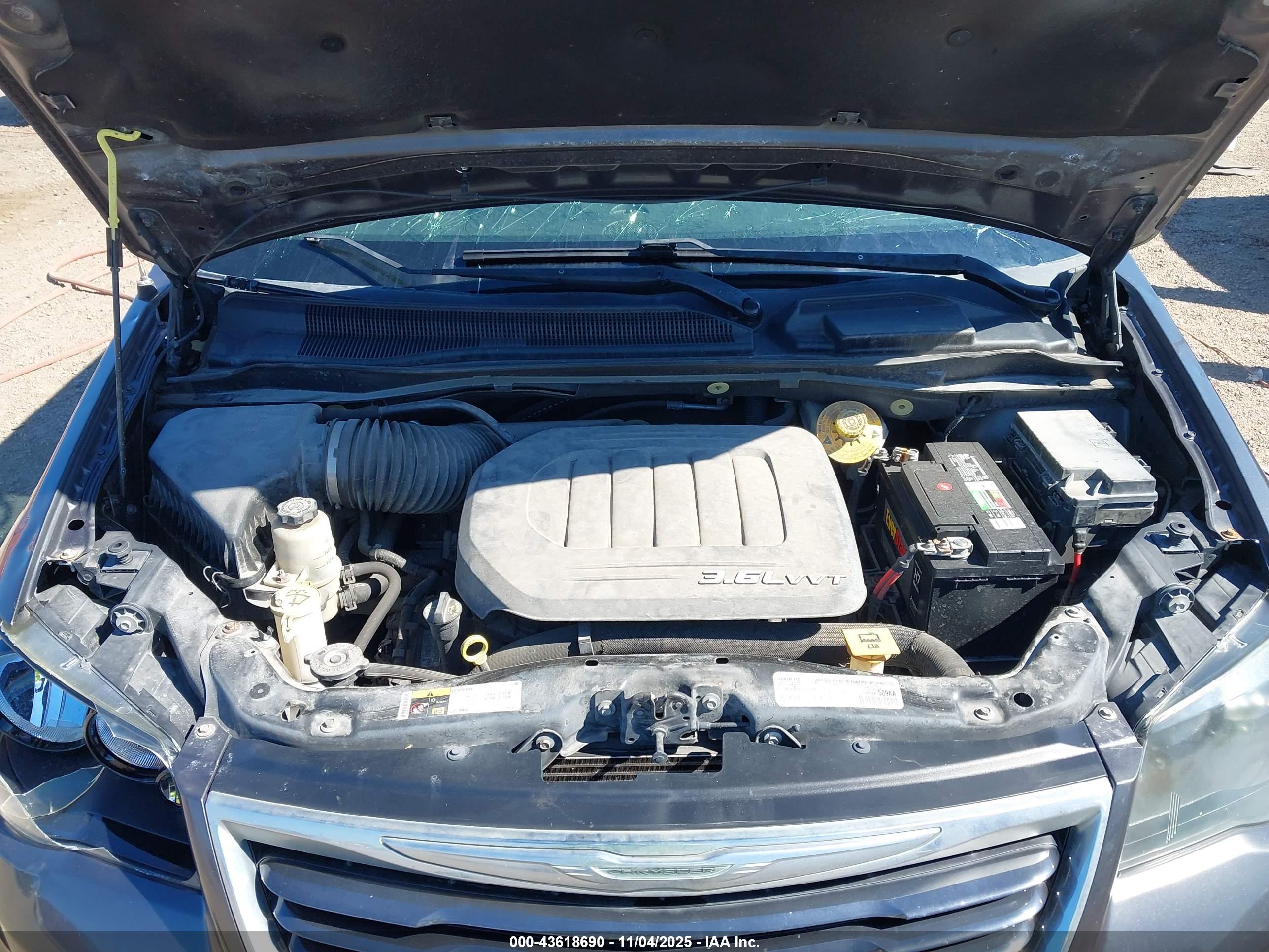 CHRYSLER TOWN image 10