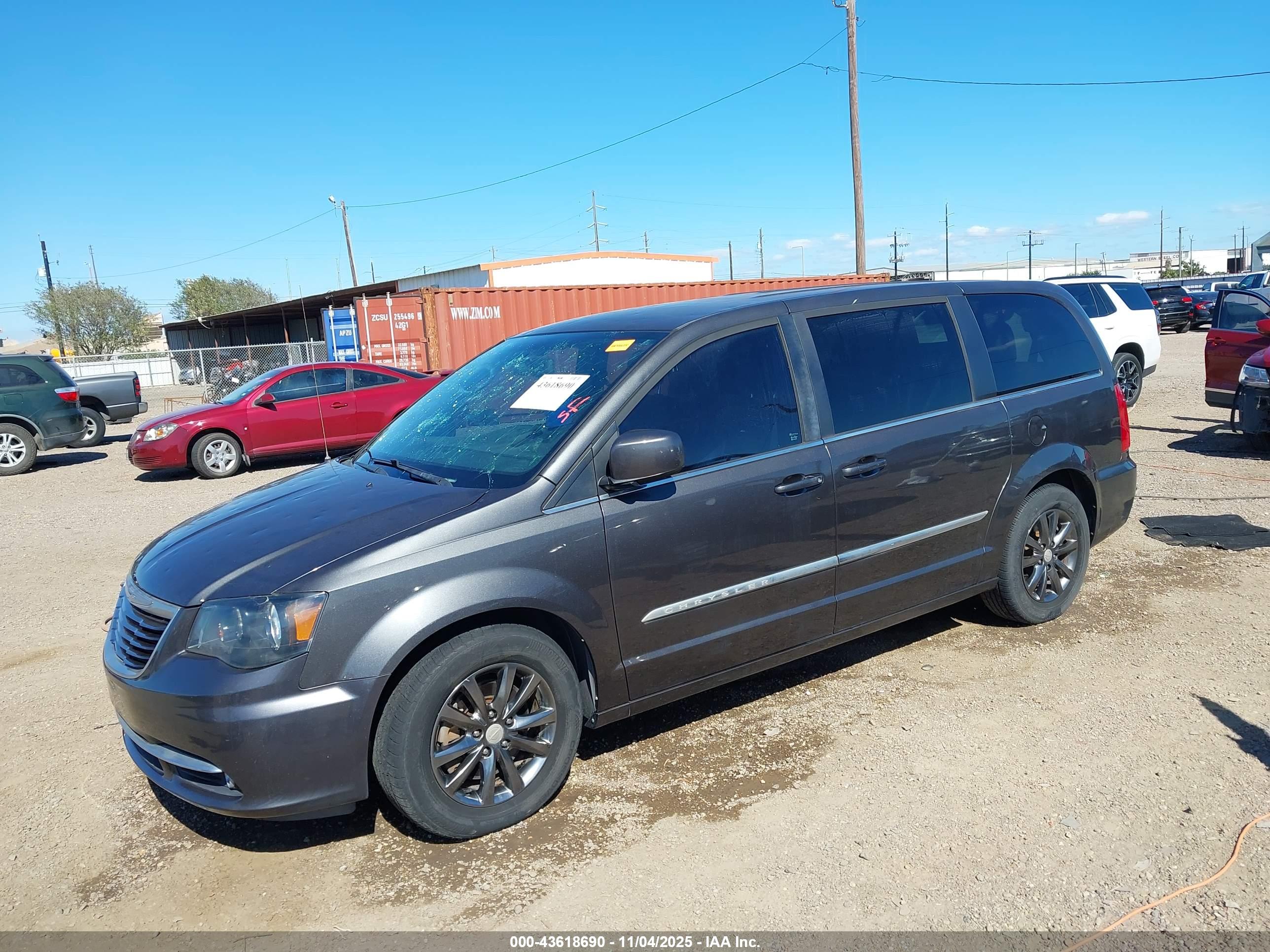 CHRYSLER TOWN image 2