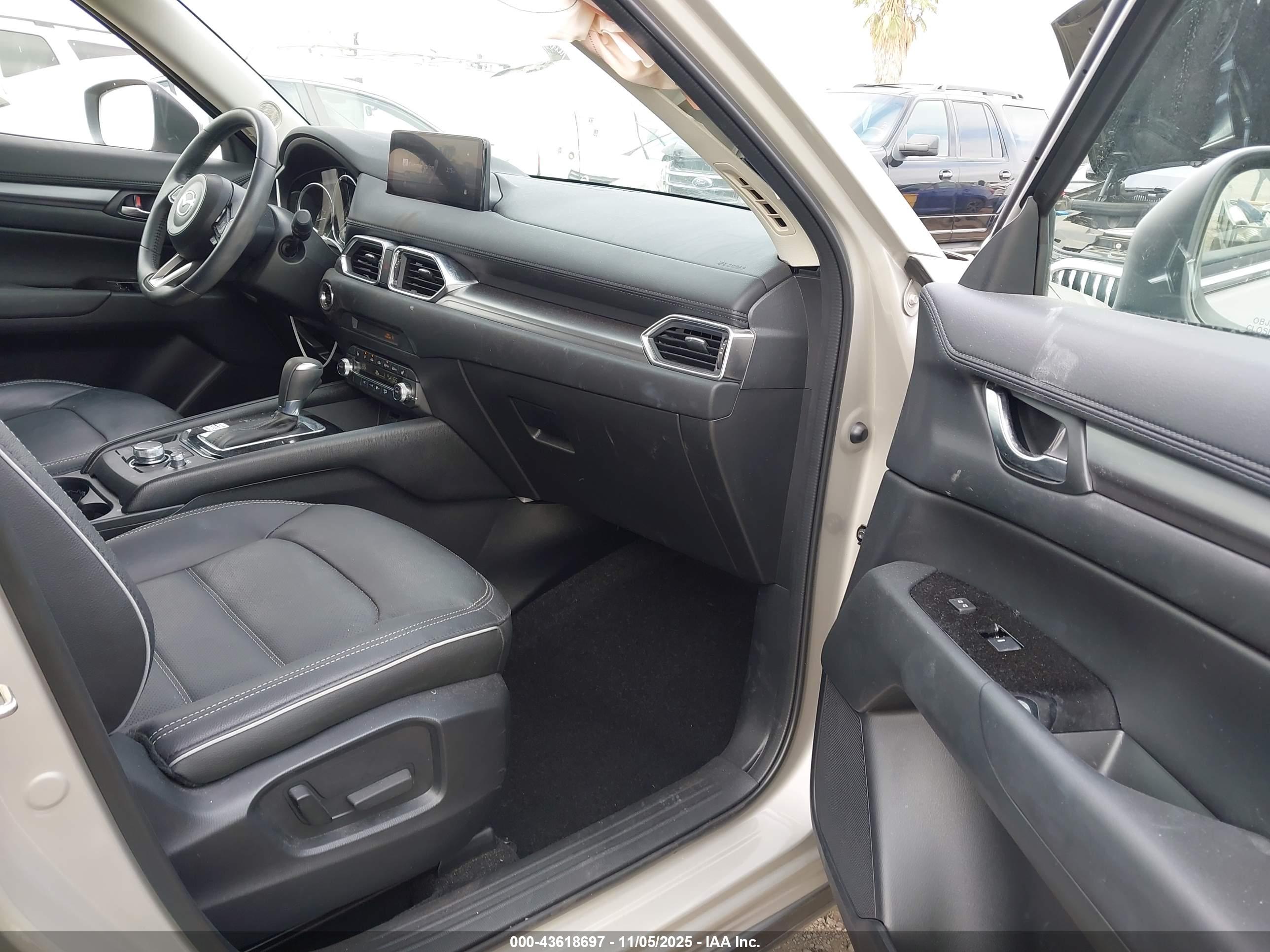 MAZDA CX-5 image 5