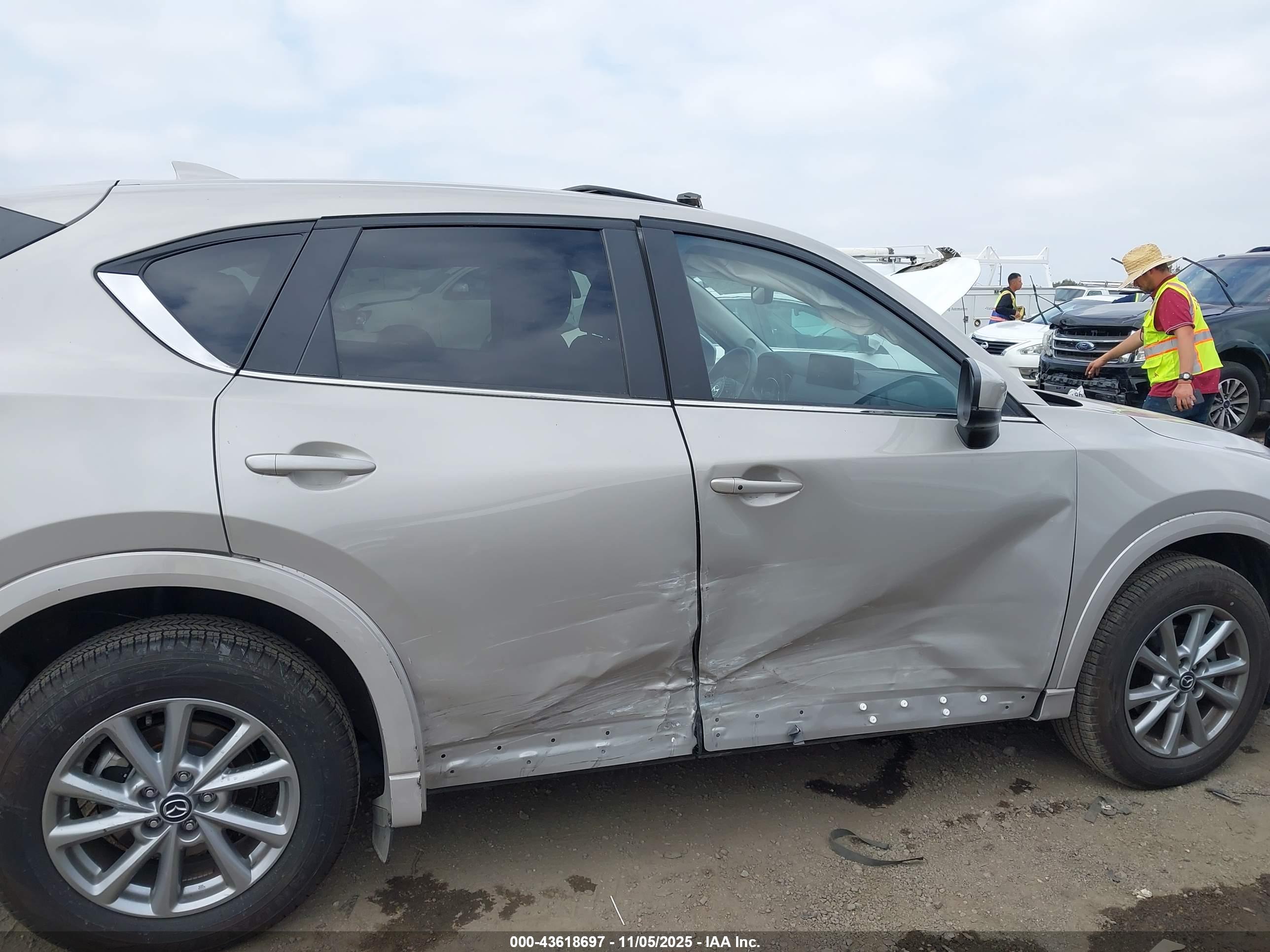 MAZDA CX-5 image 6
