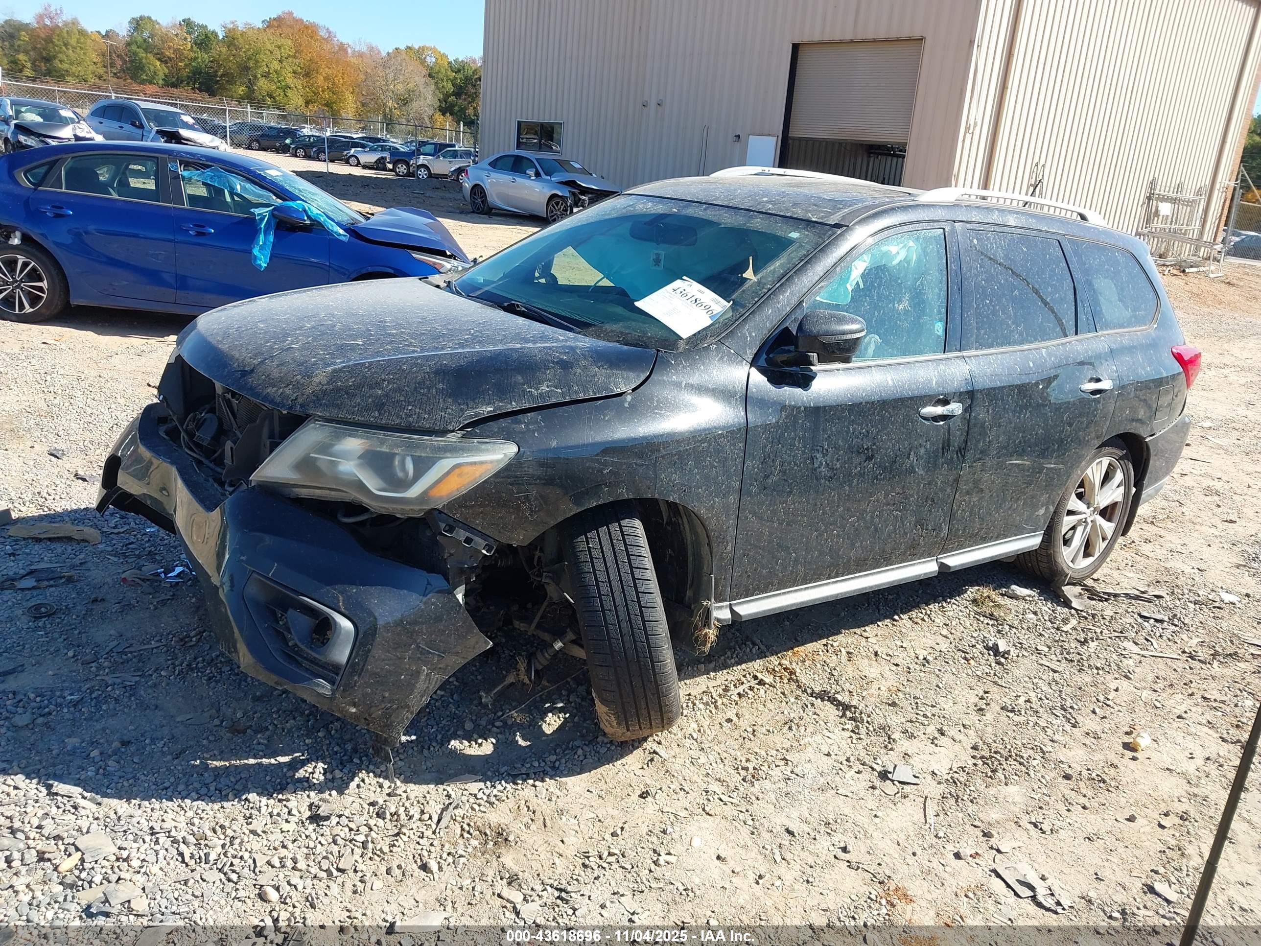 NISSAN PATHFINDER image 2