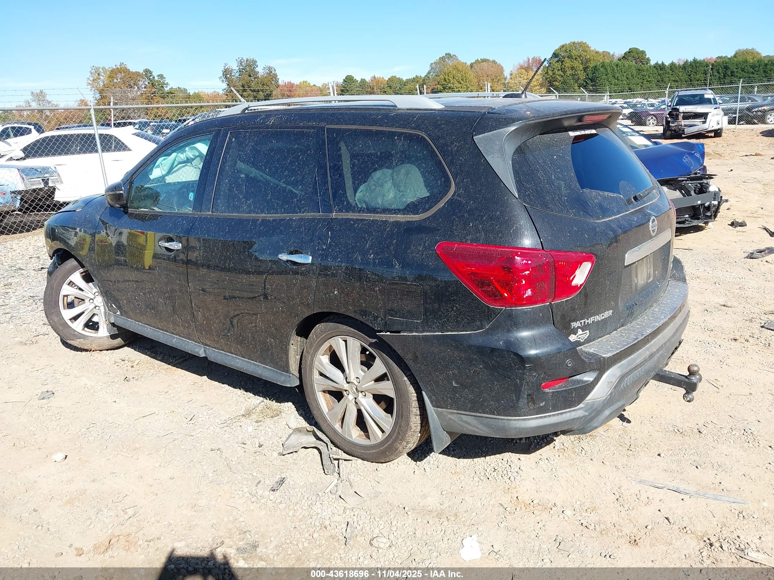 NISSAN PATHFINDER image 3