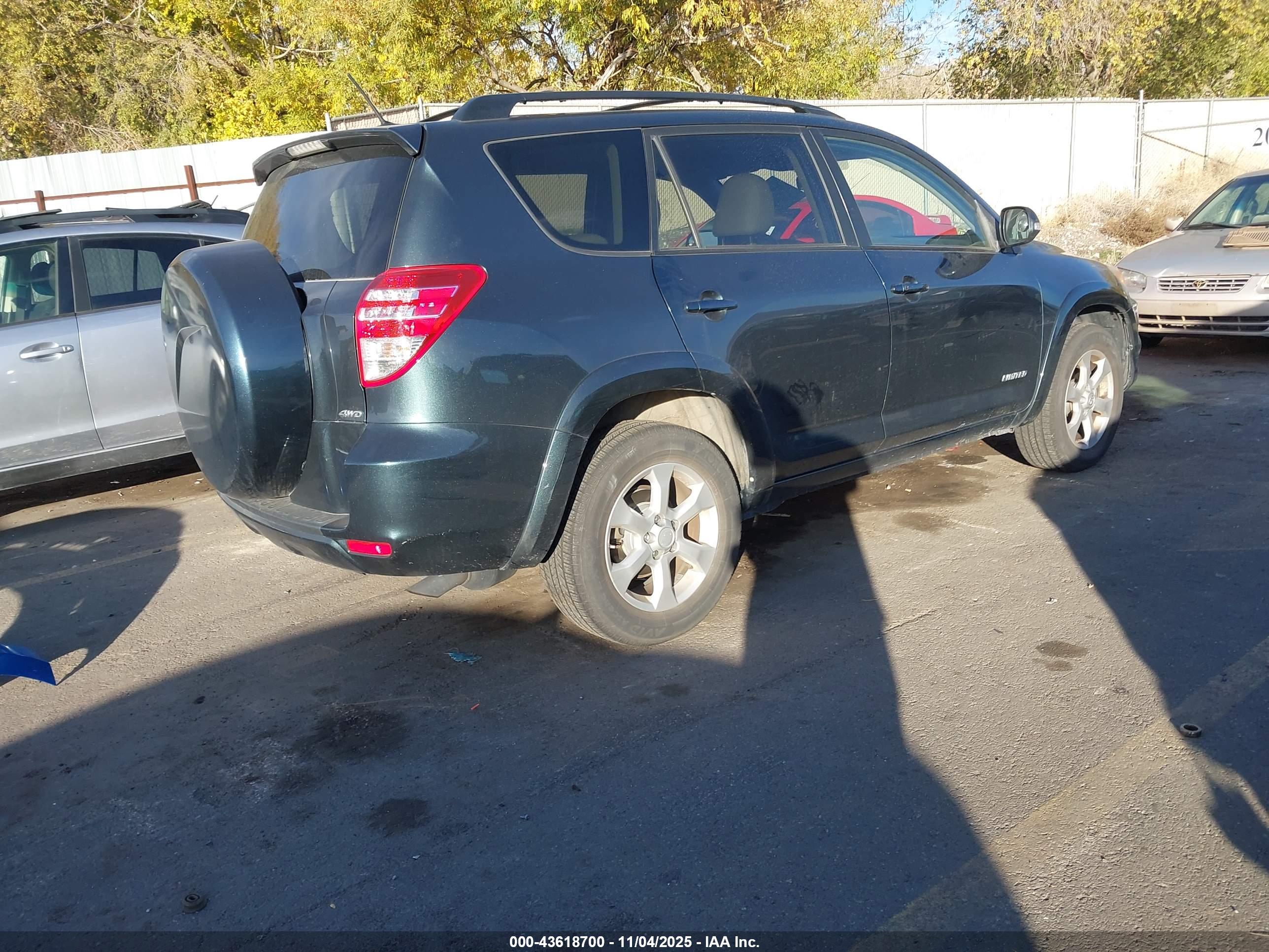 TOYOTA RAV4 image 4
