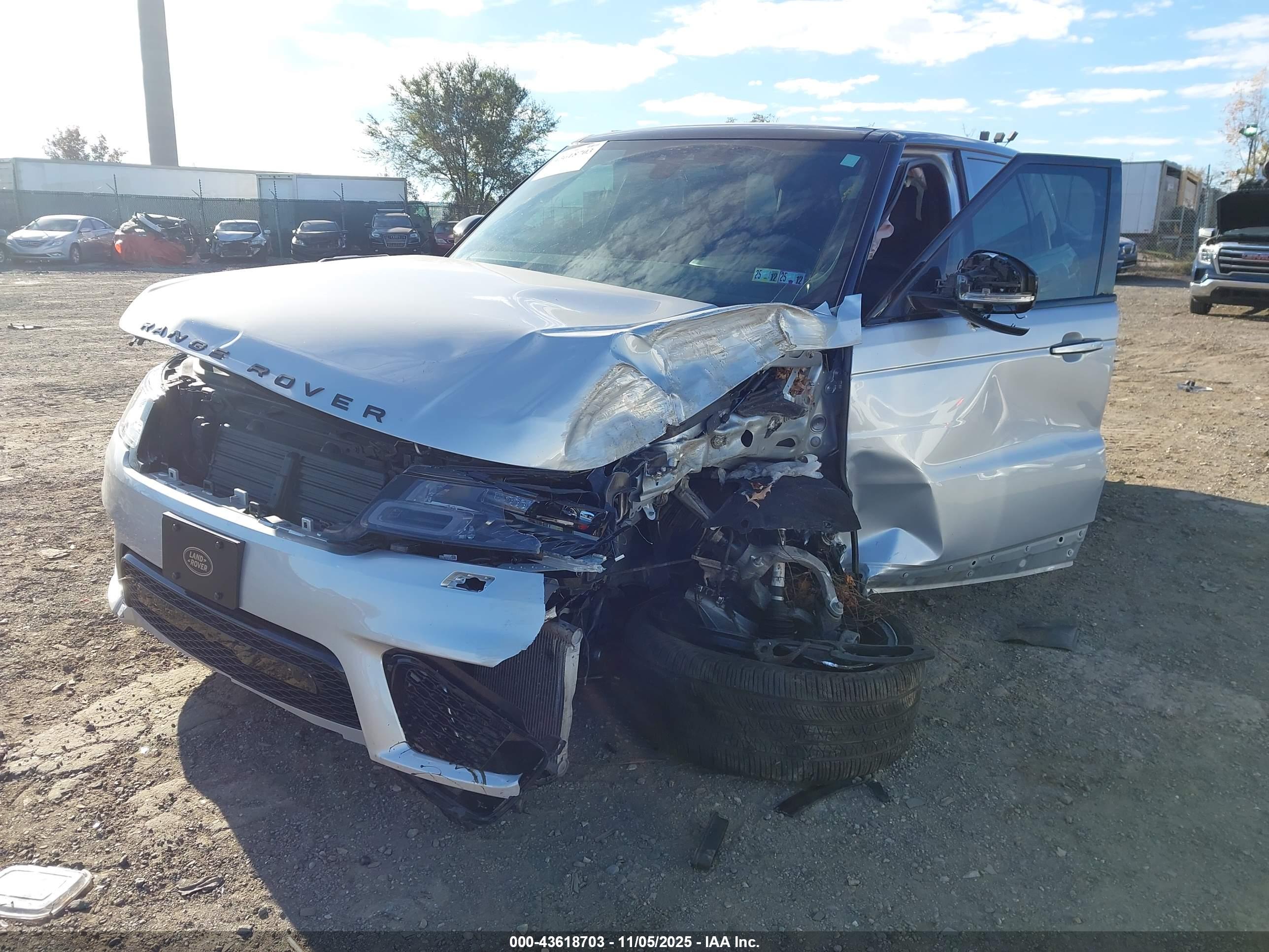 LAND ROVER image 2