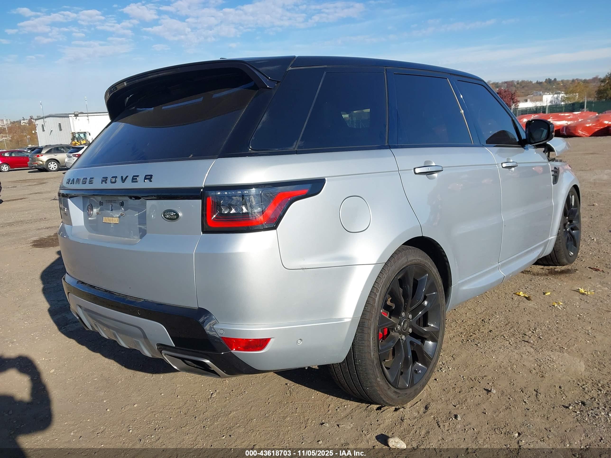 LAND ROVER image 4