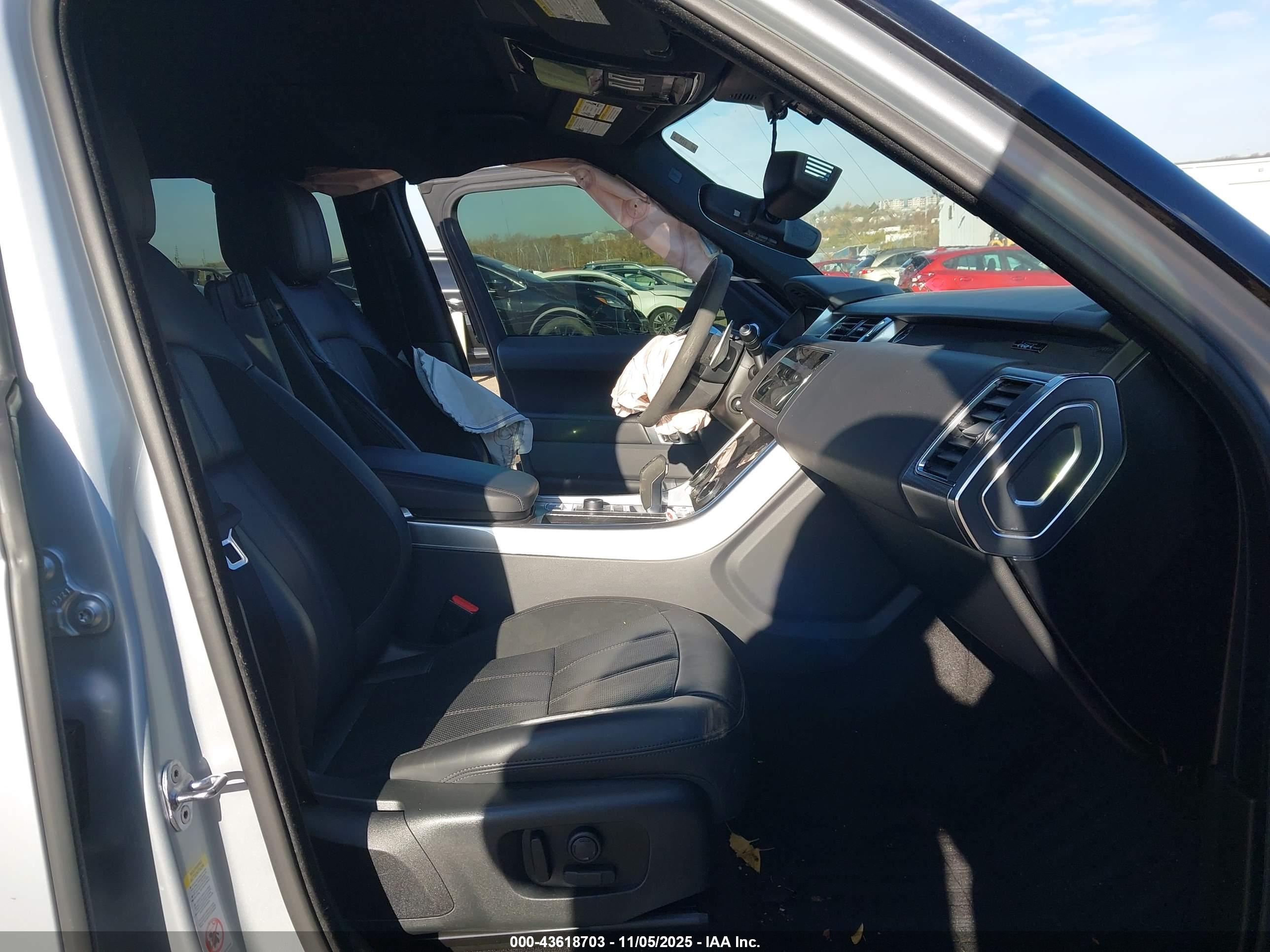 LAND ROVER image 5