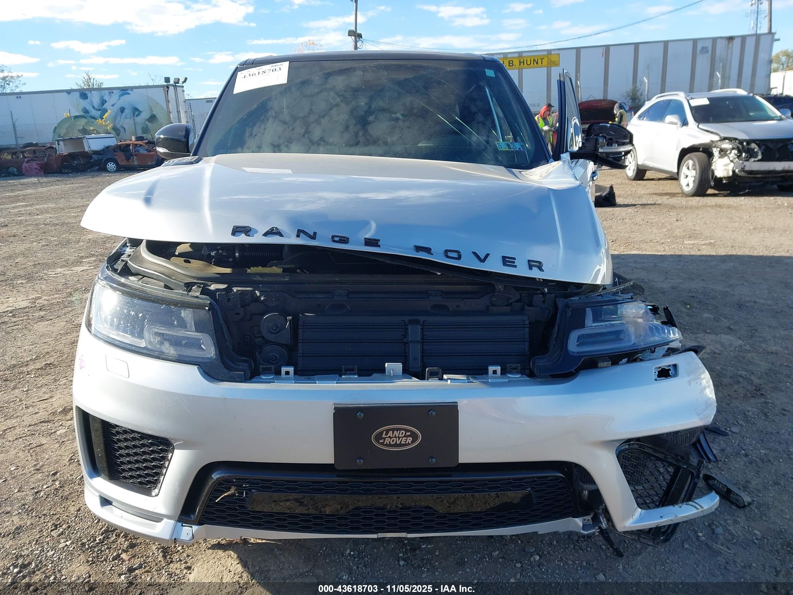 LAND ROVER image 6