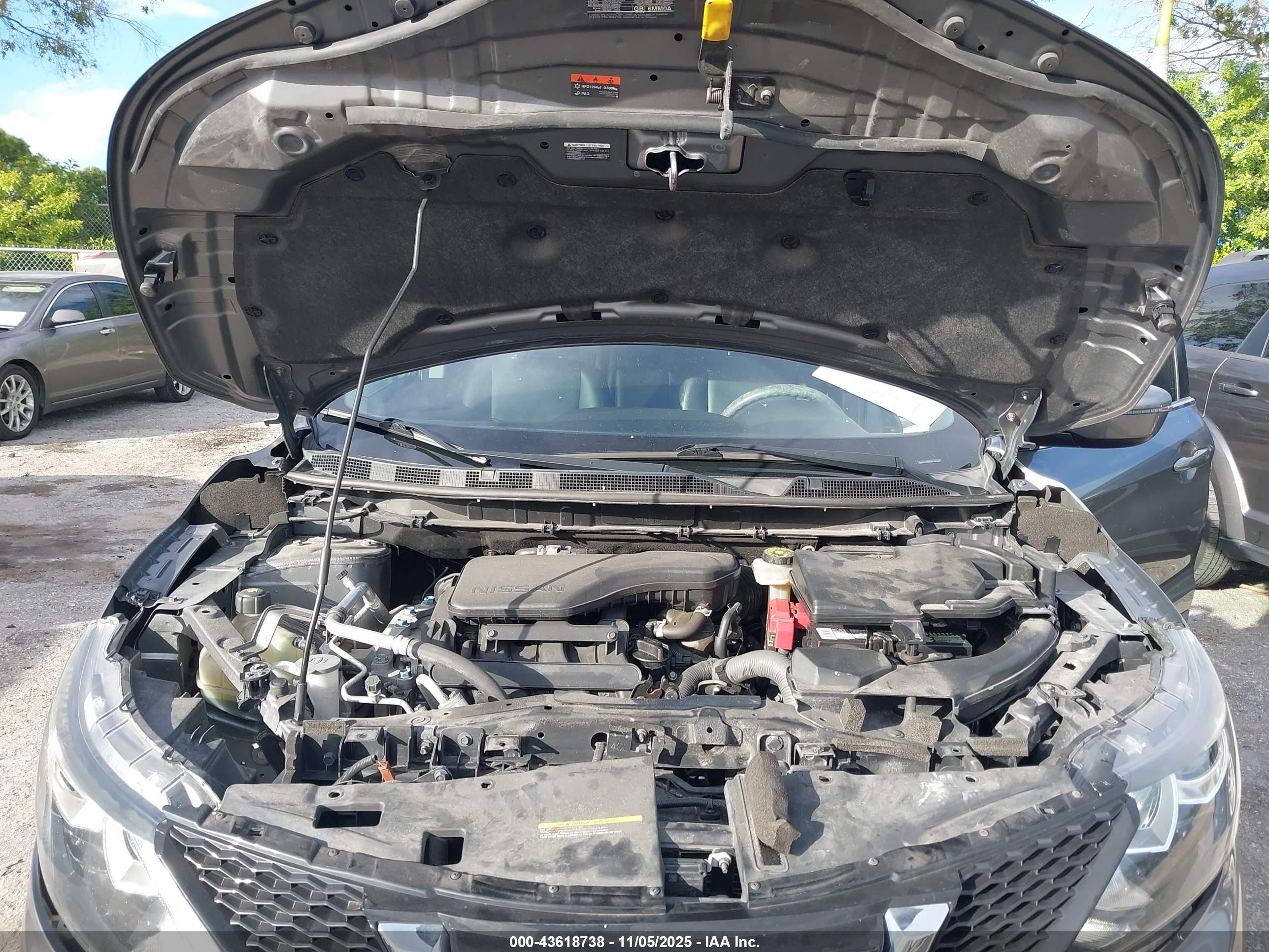 NISSAN ROGUE image 10
