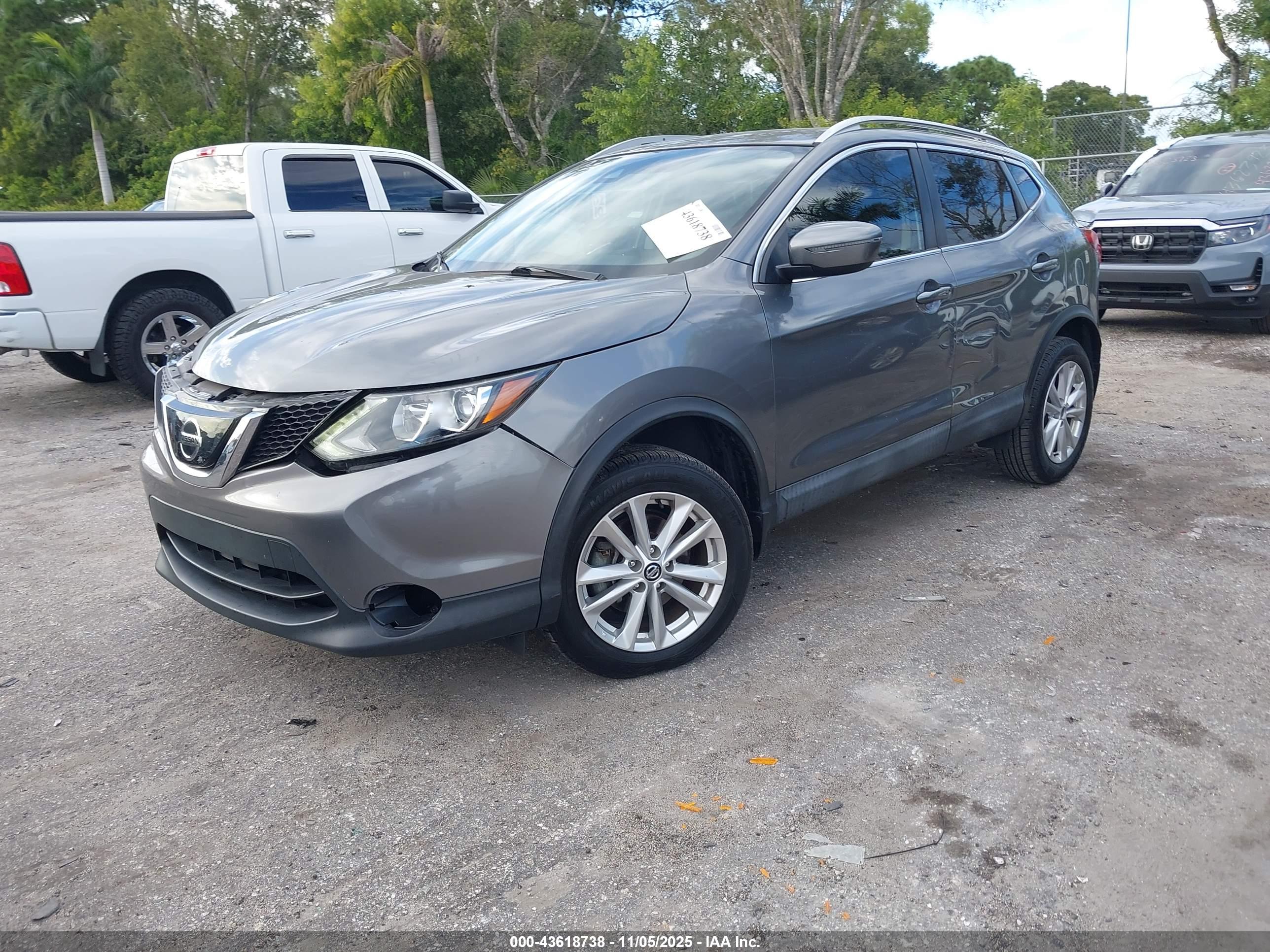 NISSAN ROGUE image 2