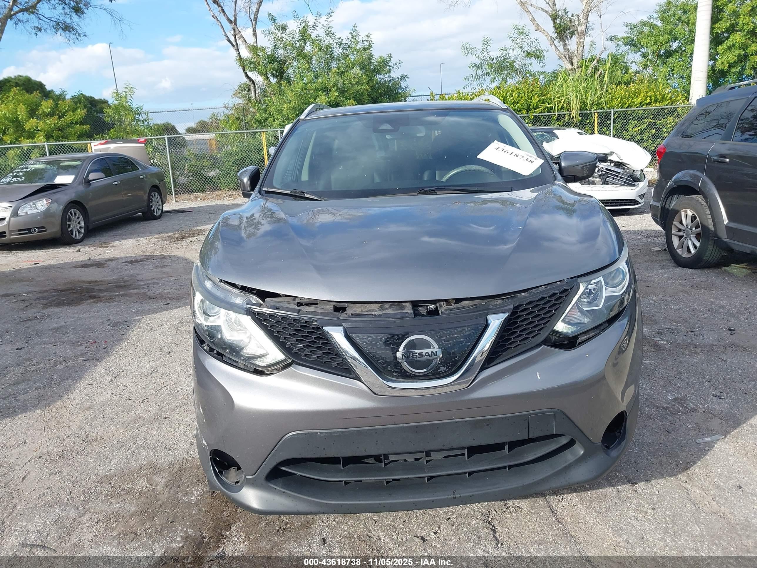 NISSAN ROGUE image 6