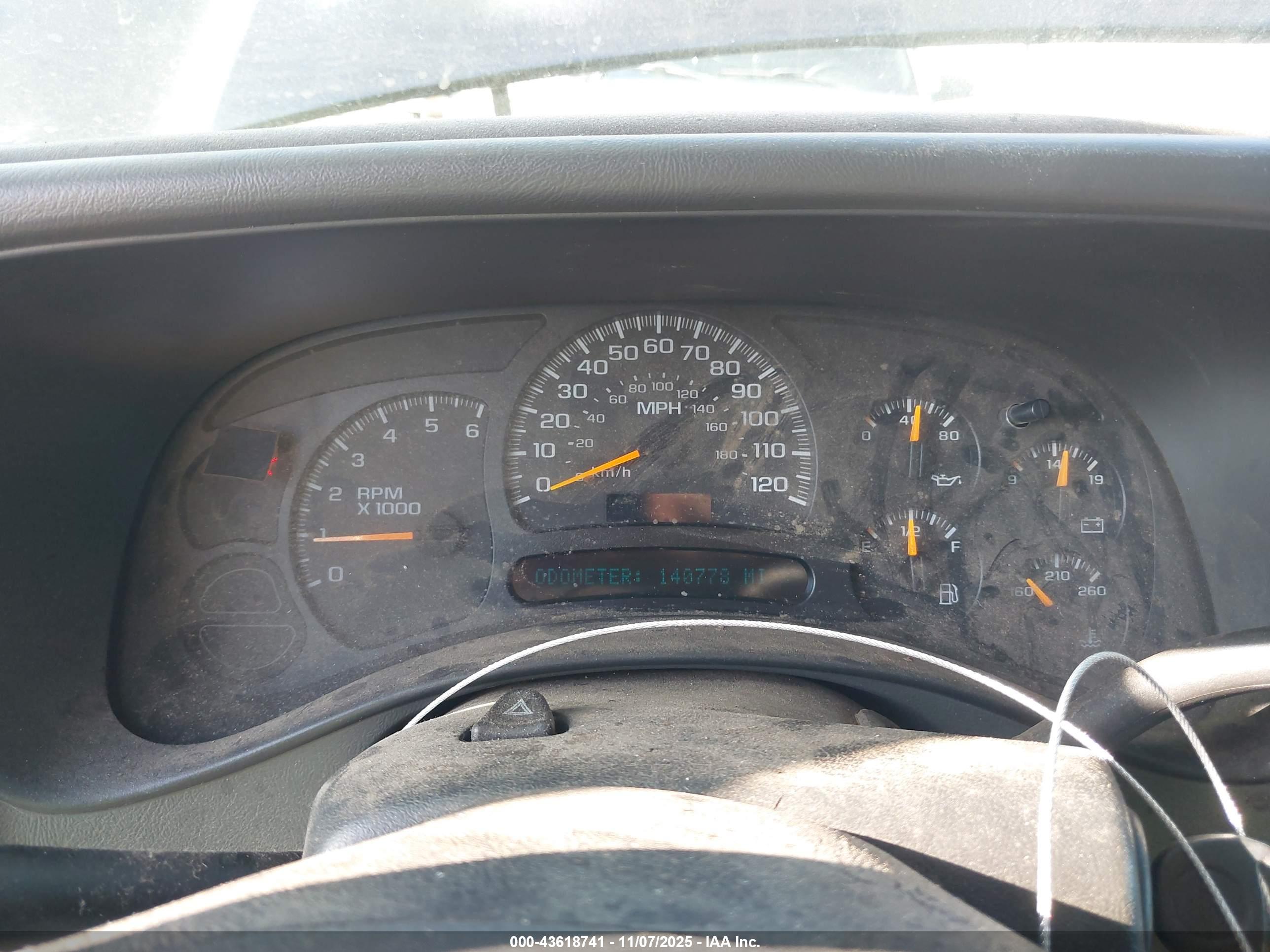 CHEVROLET SILVERADO image 7