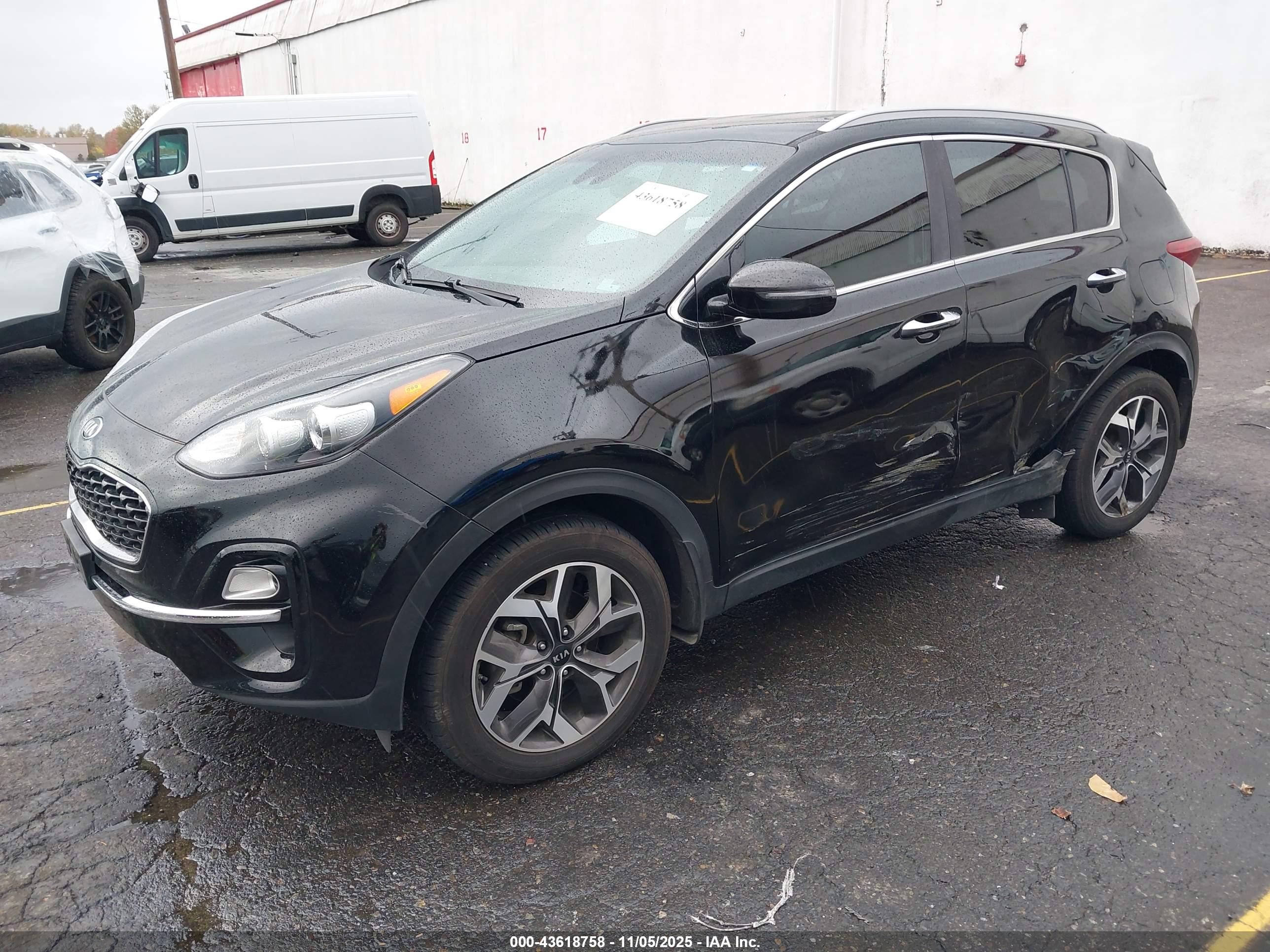 KIA SPORTAGE image 2