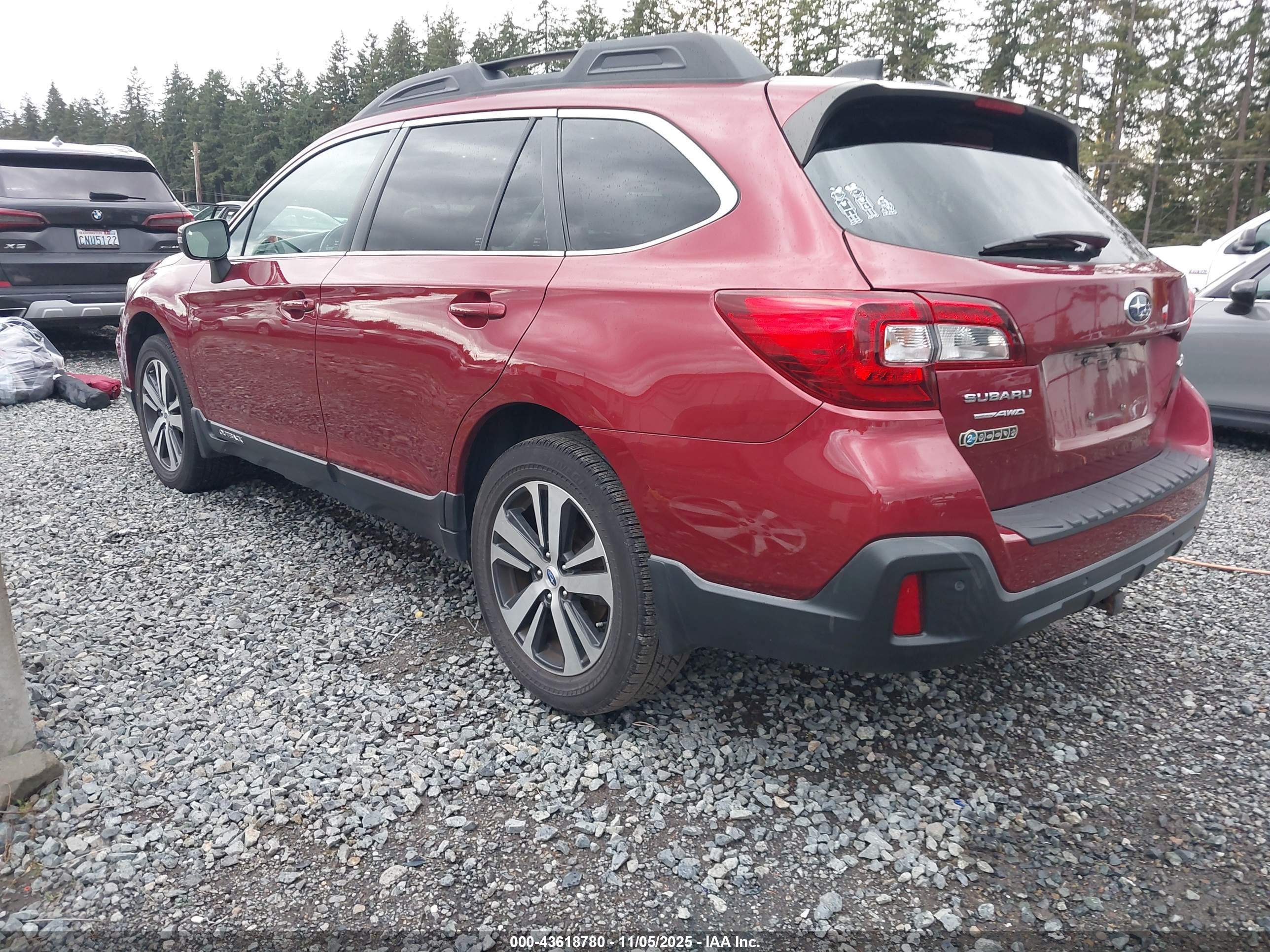 SUBARU OUTBACK image 3