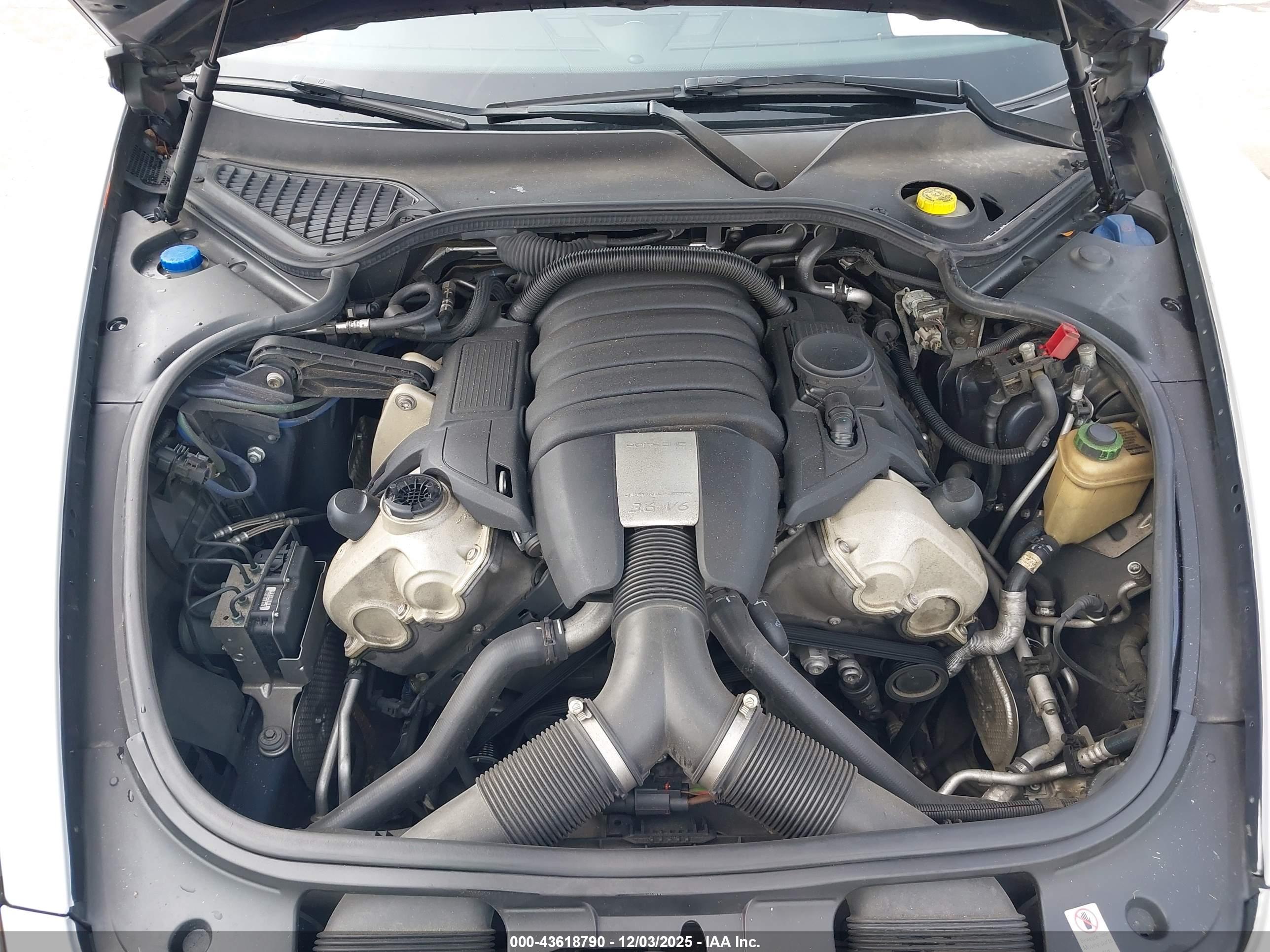 PORSCHE PANAMERA image 10