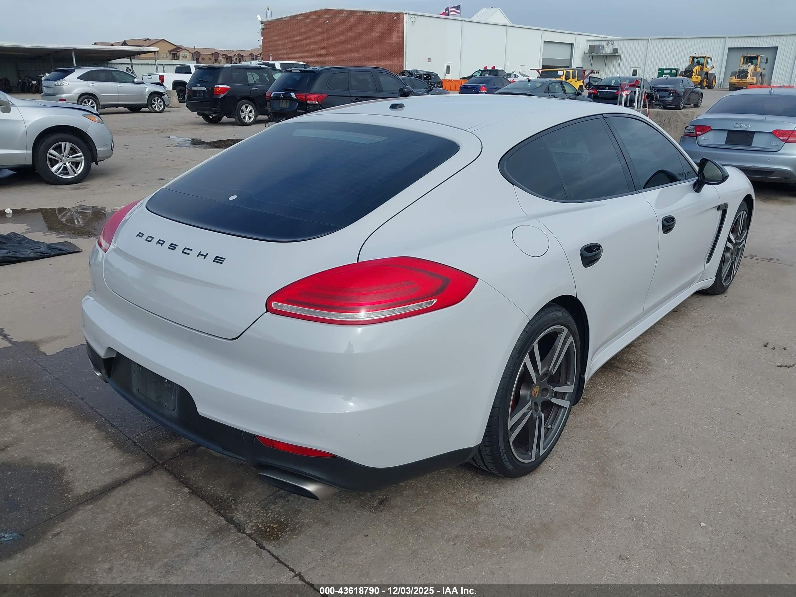 PORSCHE PANAMERA image 4