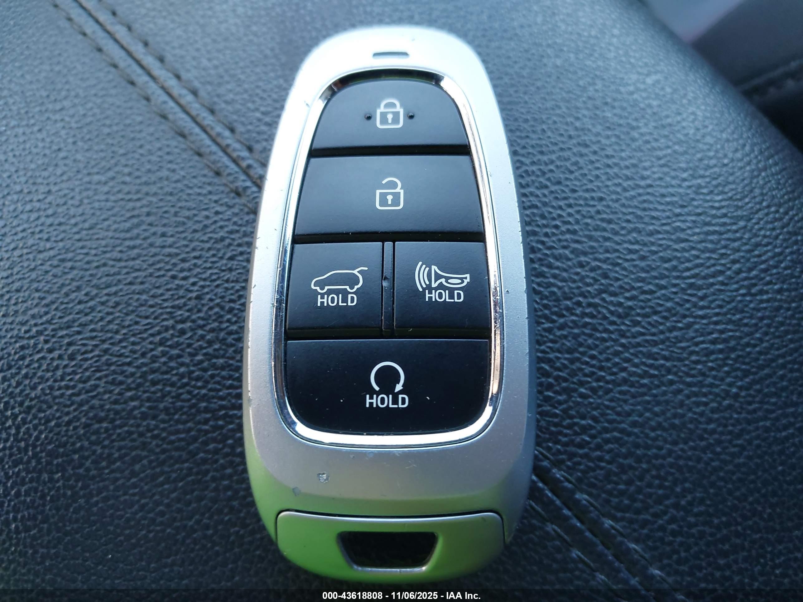 HYUNDAI TUCSON image 11