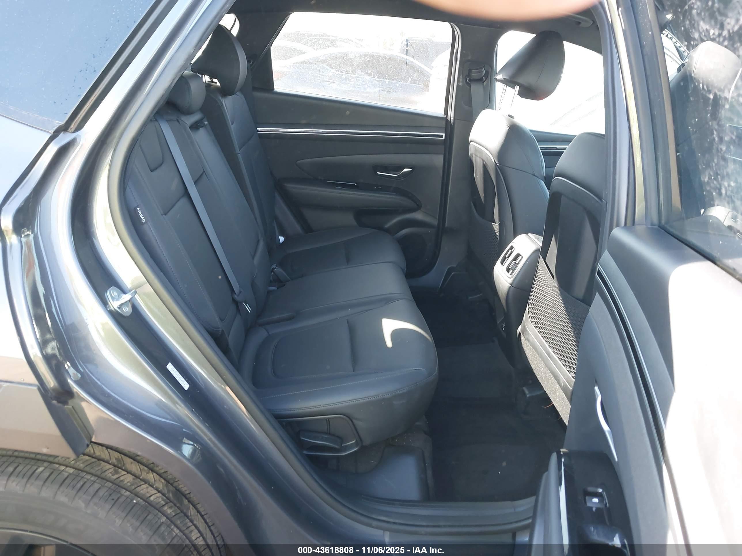 HYUNDAI TUCSON image 8