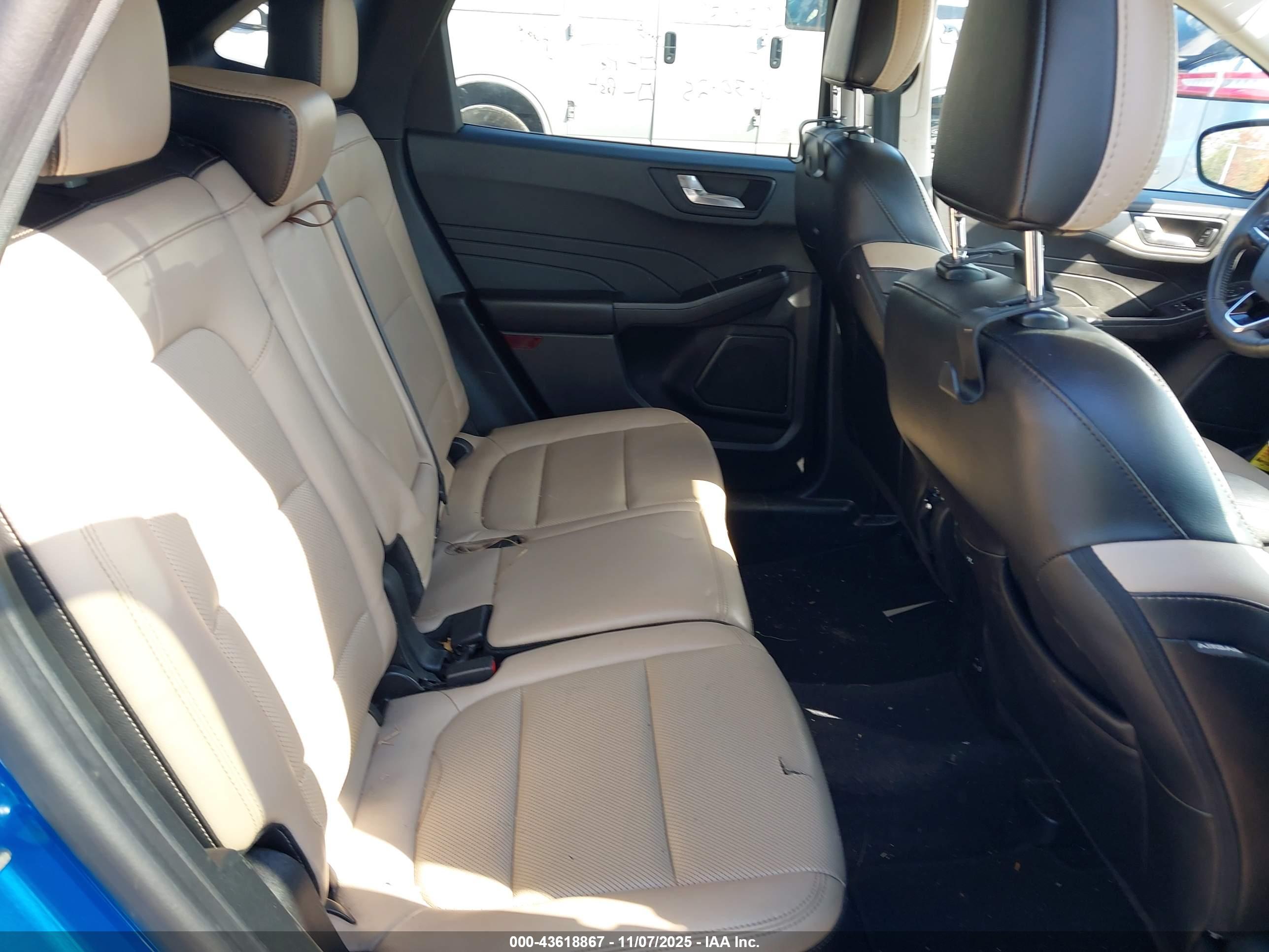 FORD ESCAPE image 8
