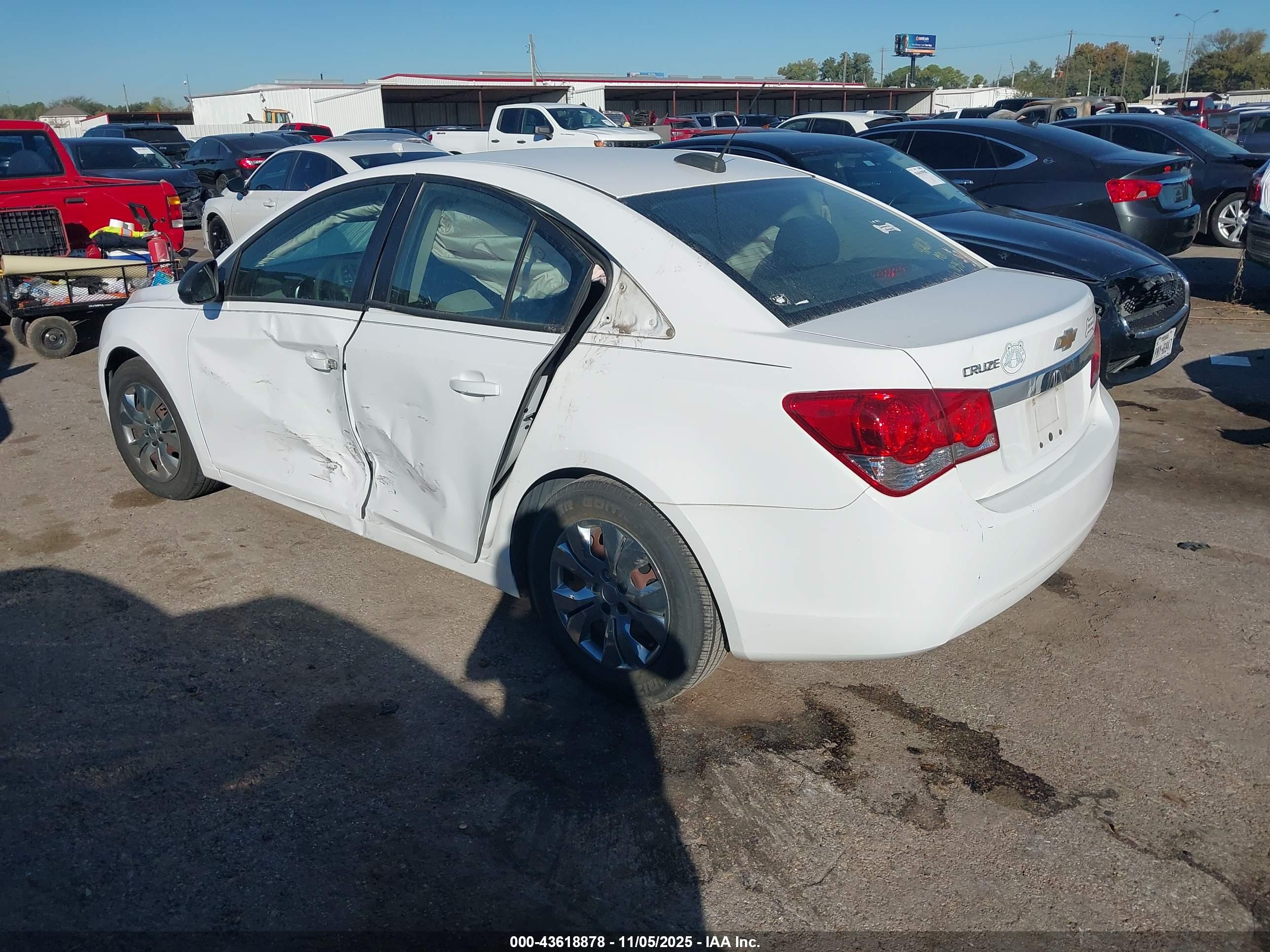 CHEVROLET CRUZE image 3