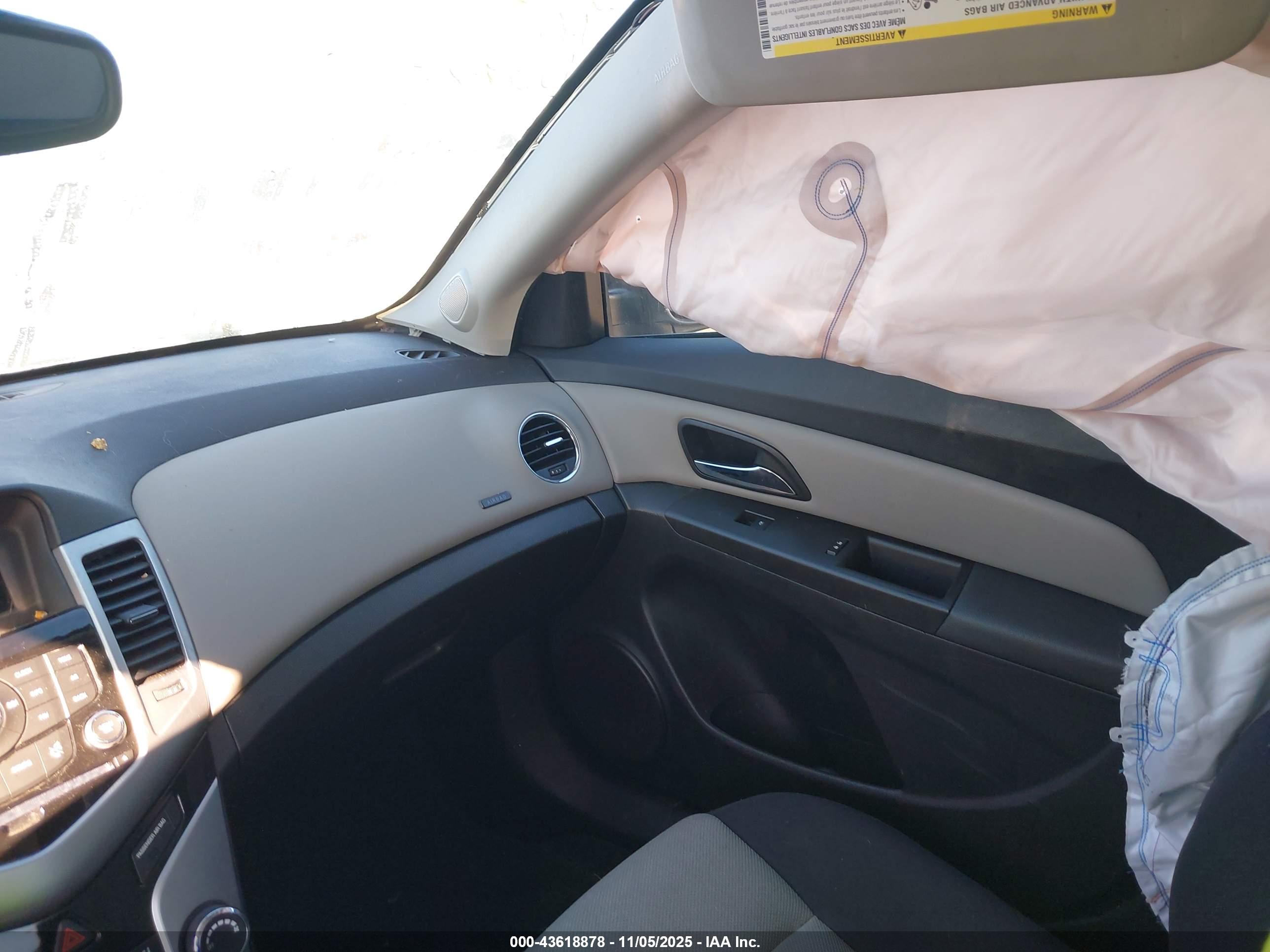 CHEVROLET CRUZE image 5