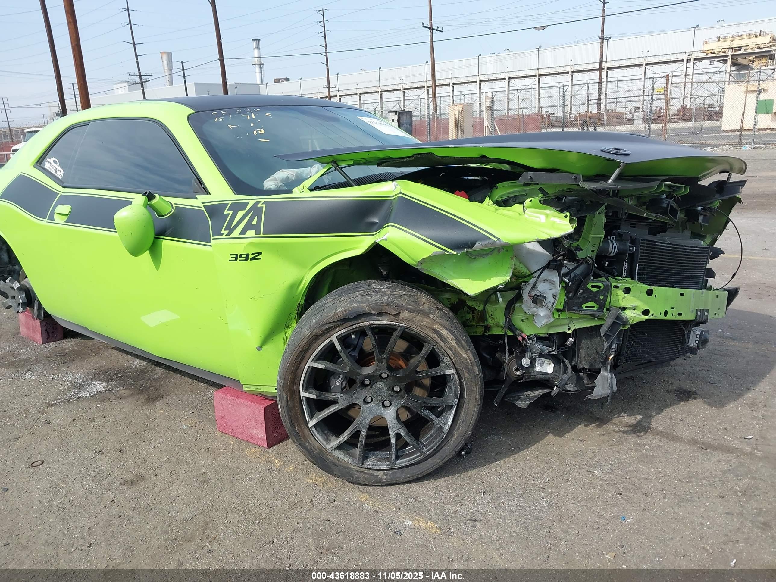 DODGE CHALLENGER image 6