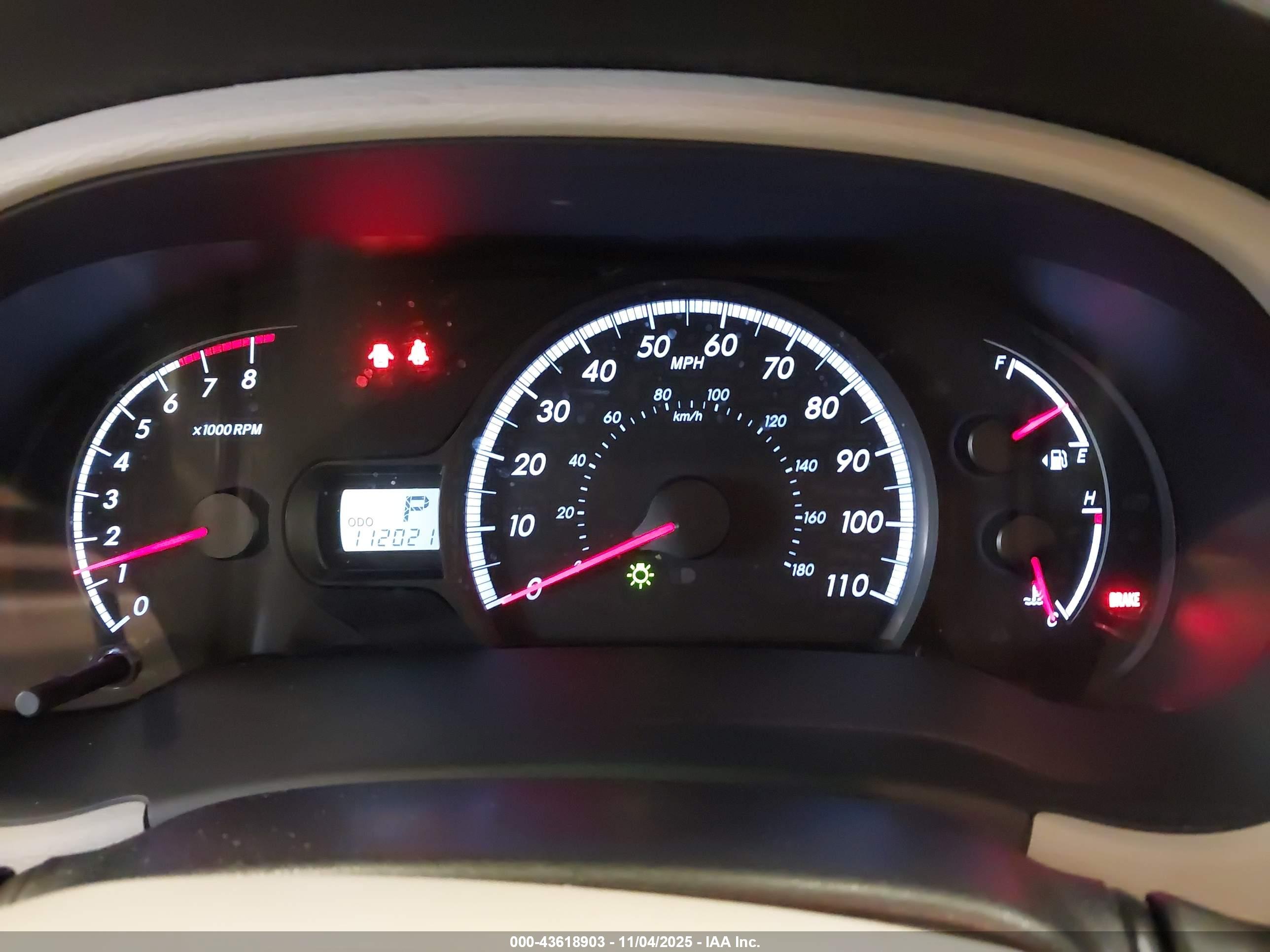 TOYOTA SIENNA image 7