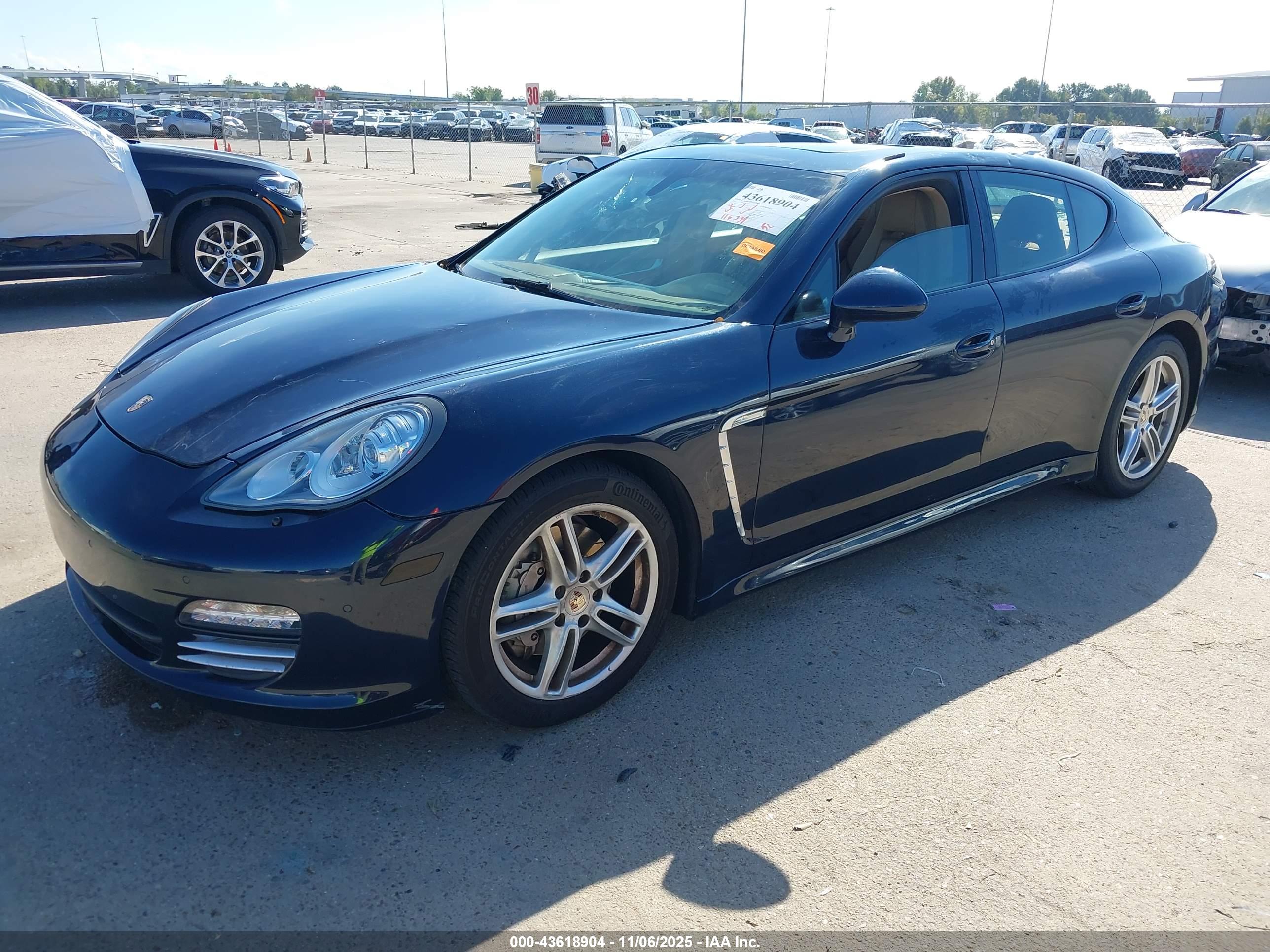 PORSCHE PANAMERA image 2