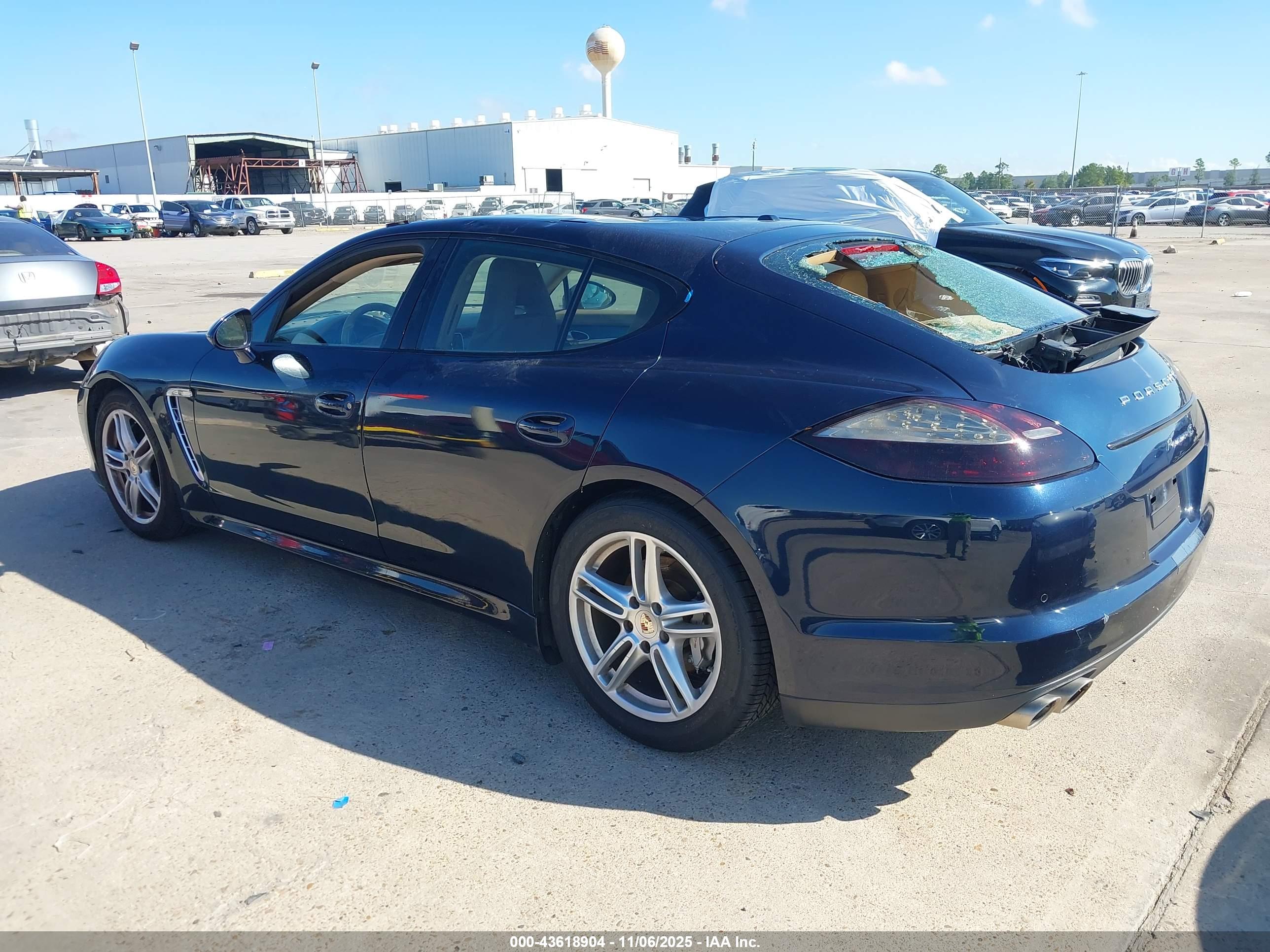 PORSCHE PANAMERA image 3