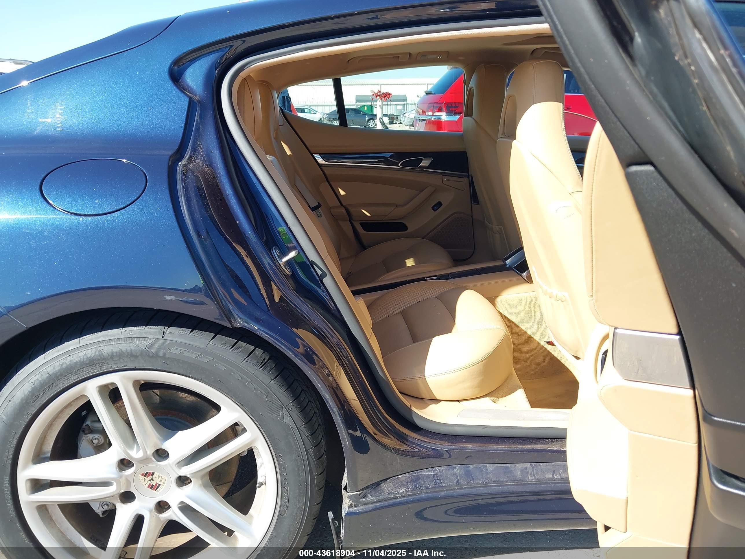 PORSCHE PANAMERA image 8