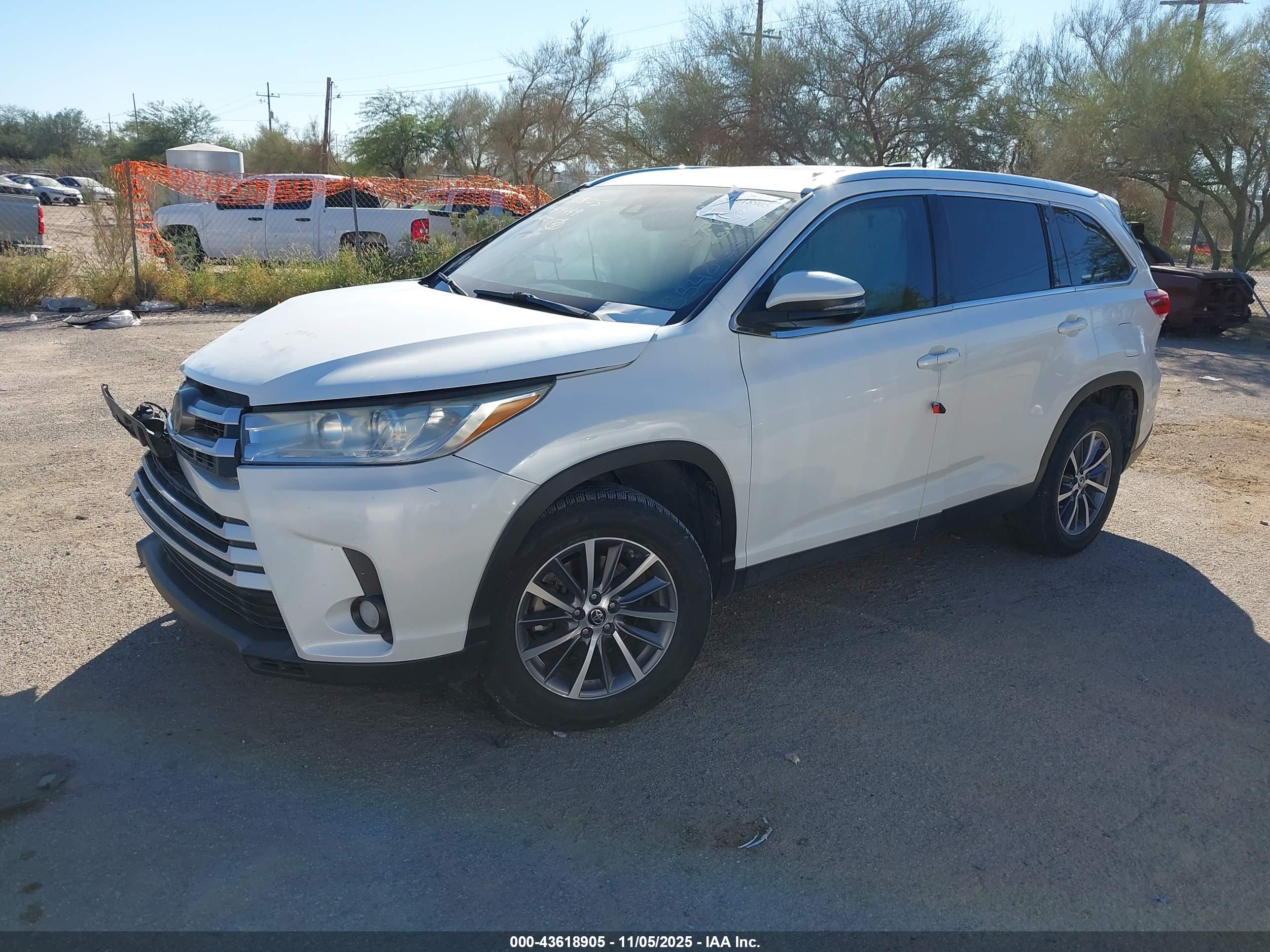 TOYOTA HIGHLANDER image 2