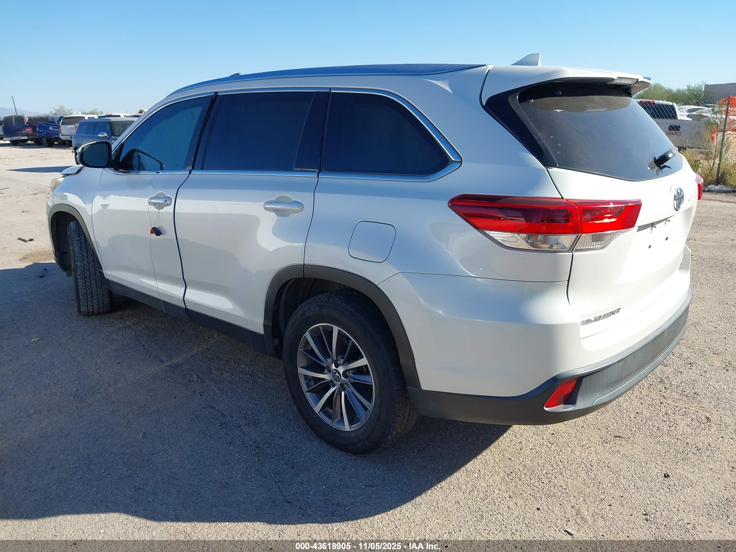 TOYOTA HIGHLANDER image 3