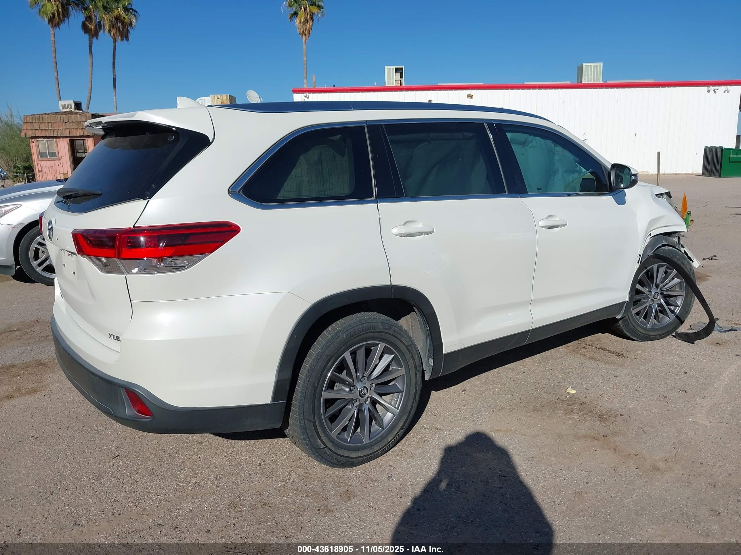 TOYOTA HIGHLANDER image 4