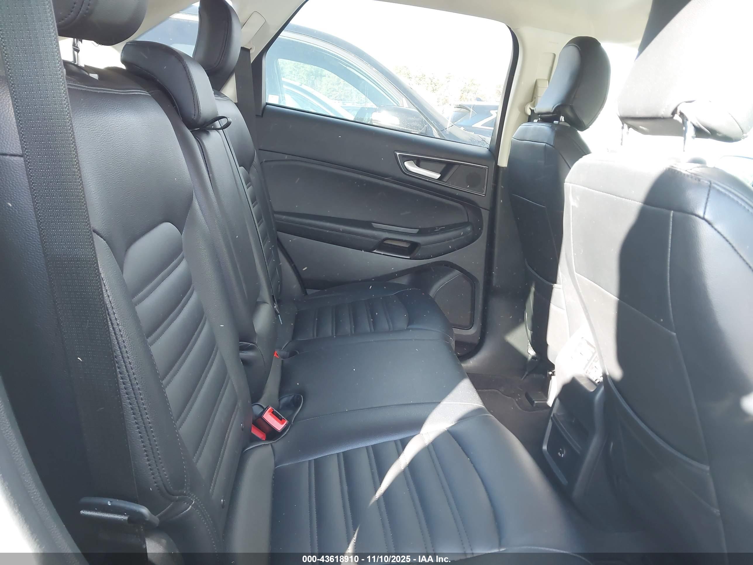 FORD EDGE image 8