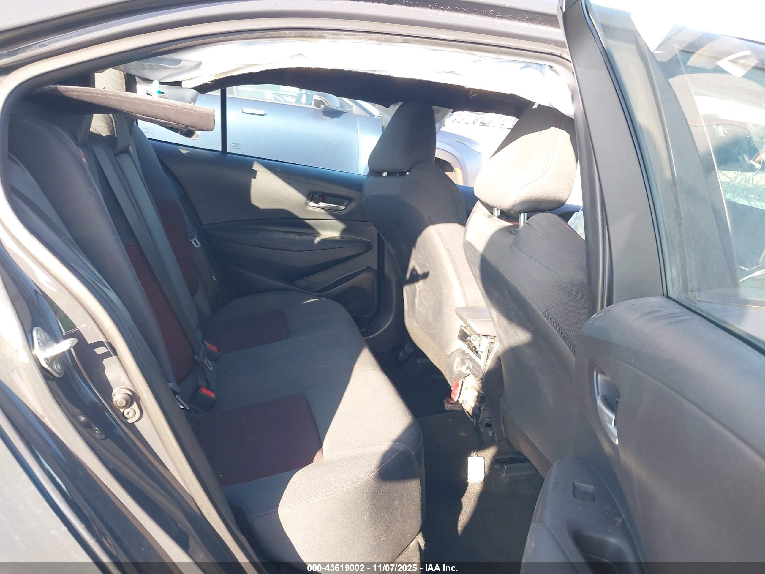 TOYOTA COROLLA image 8