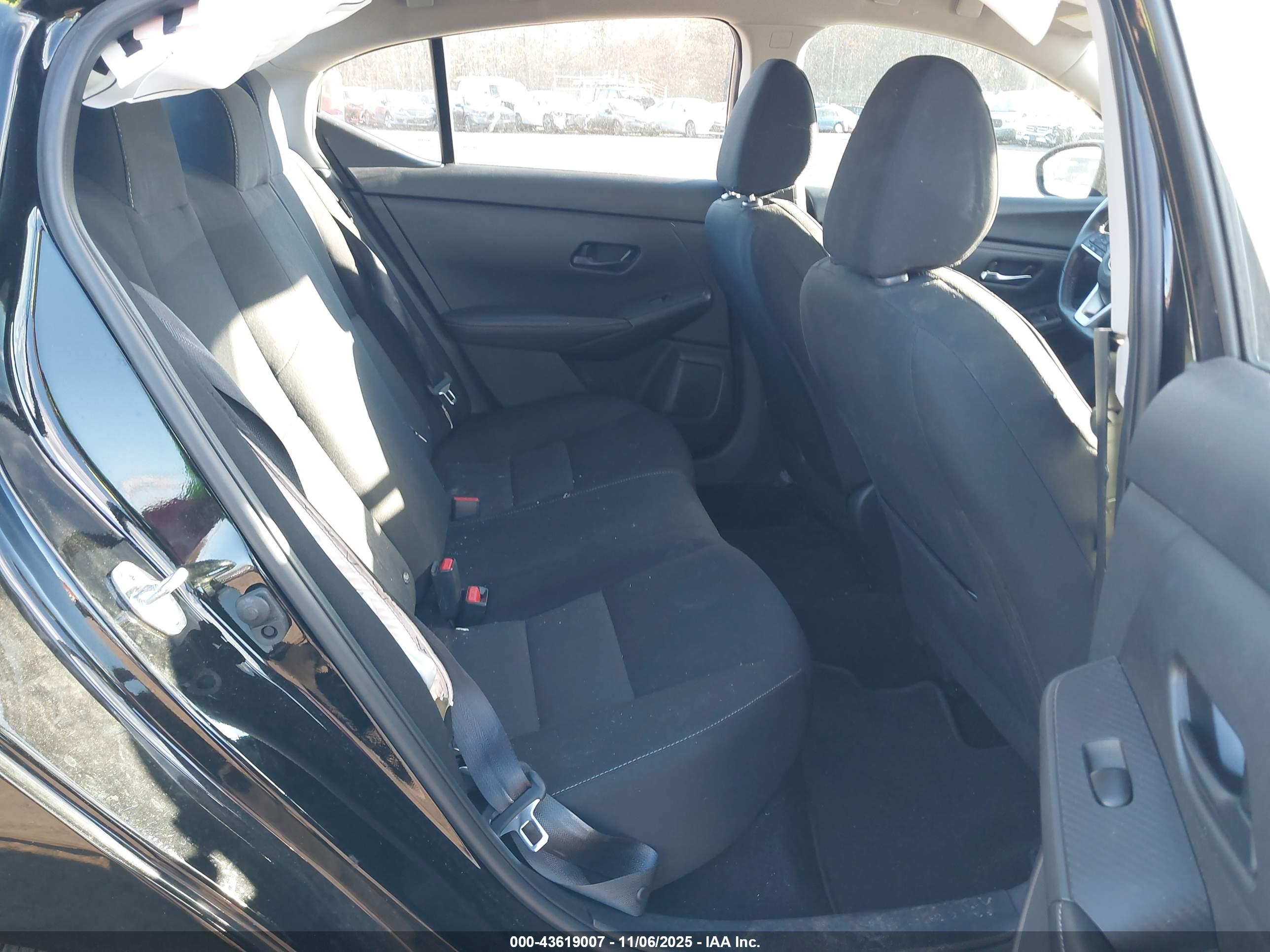 NISSAN SENTRA image 8