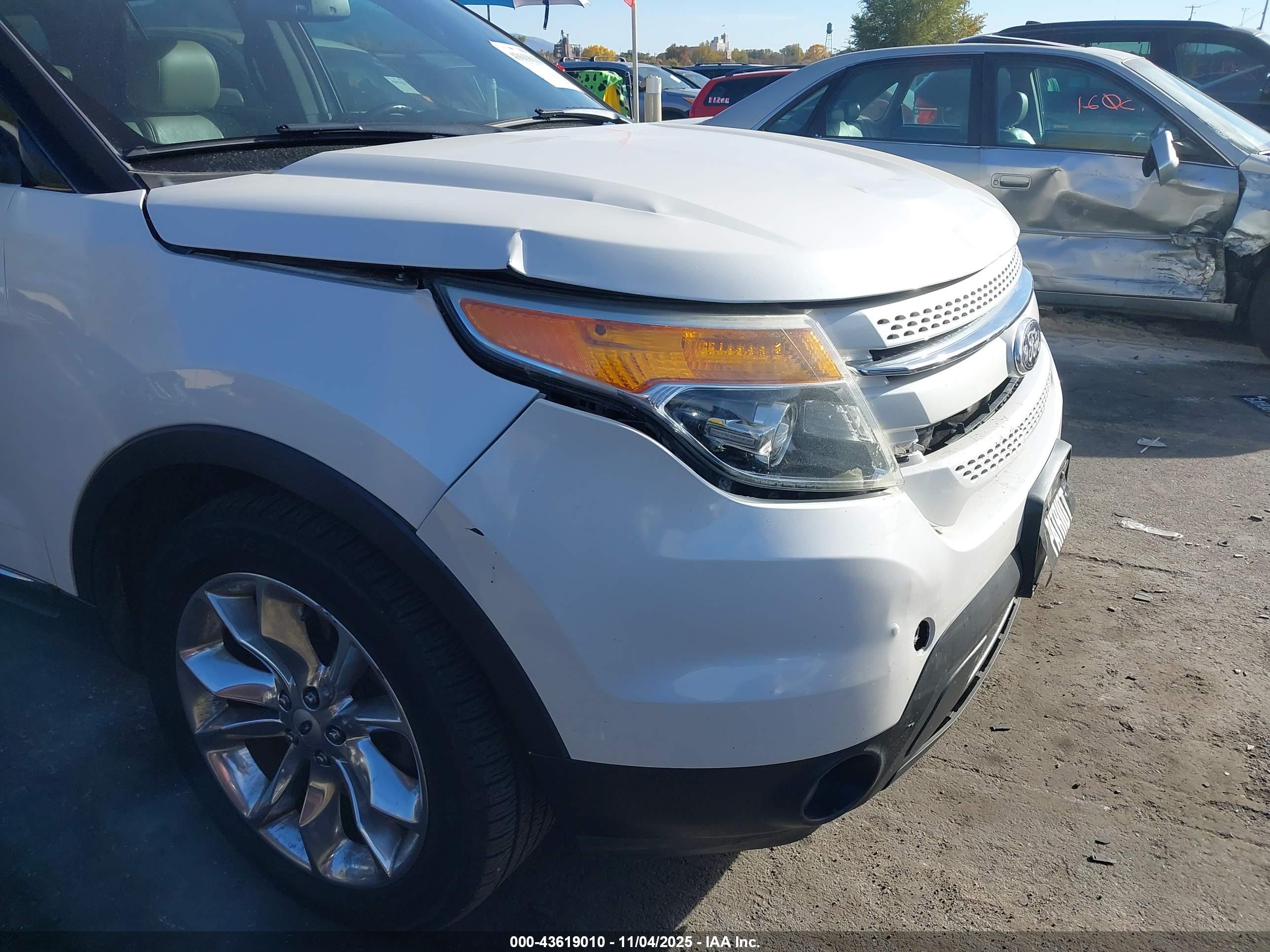 FORD EXPLORER image 6