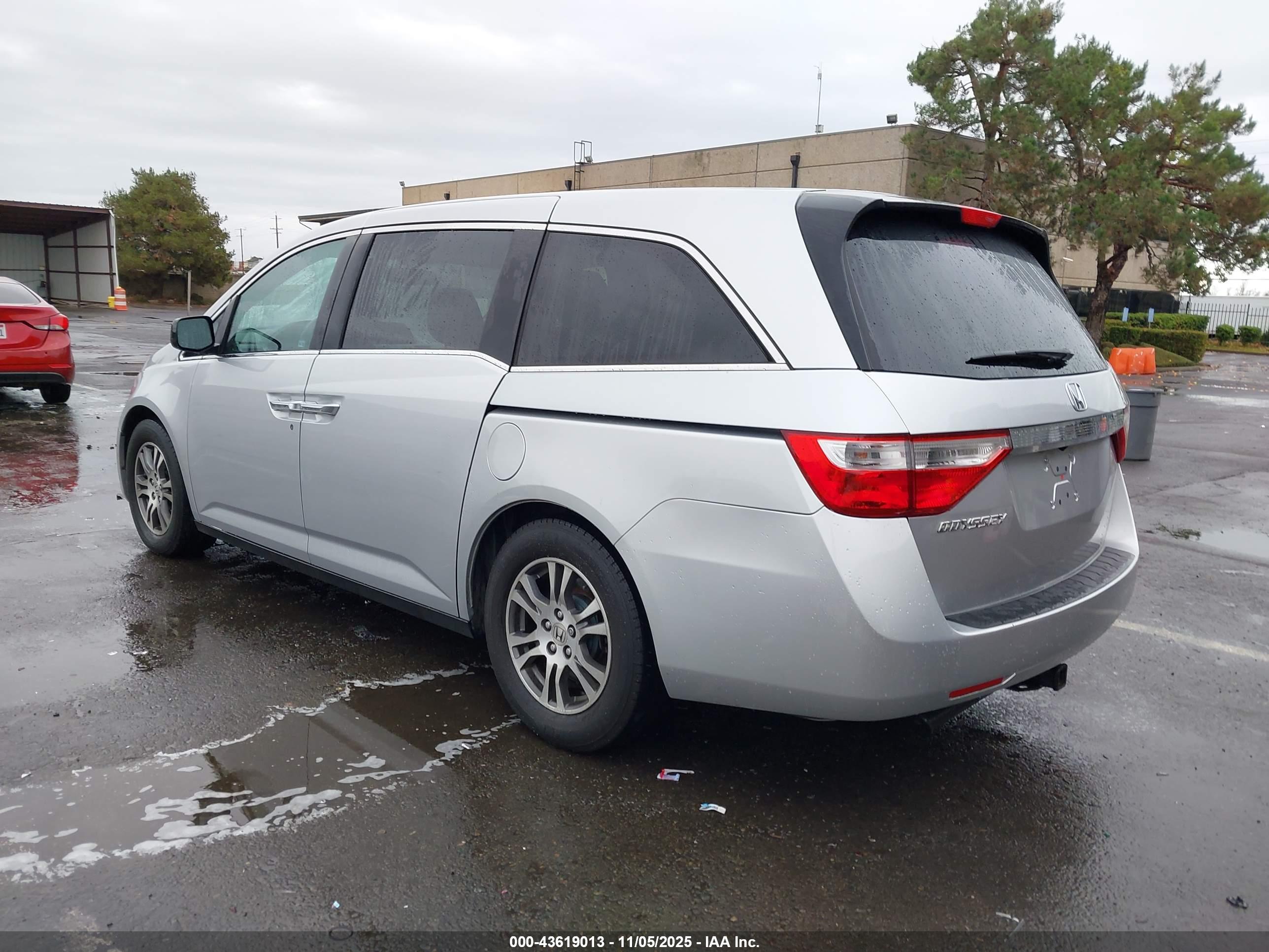 HONDA ODYSSEY image 3