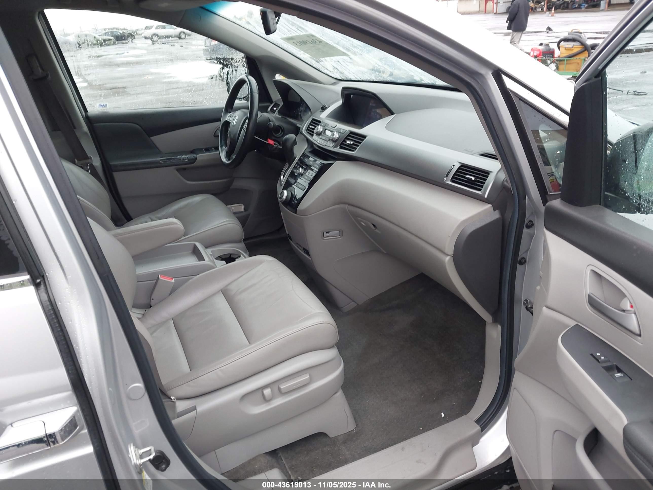 HONDA ODYSSEY image 5