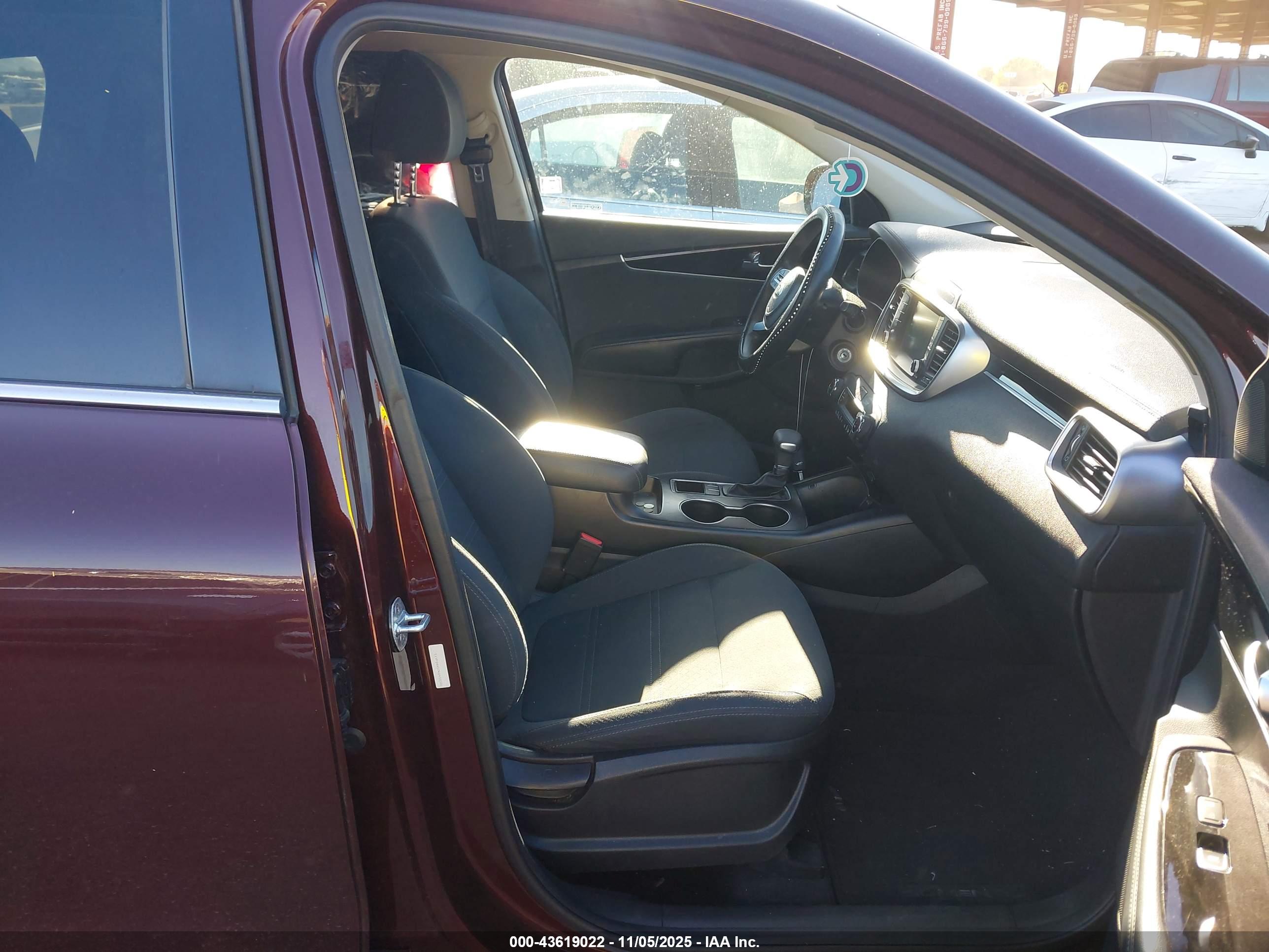 KIA SORENTO image 5
