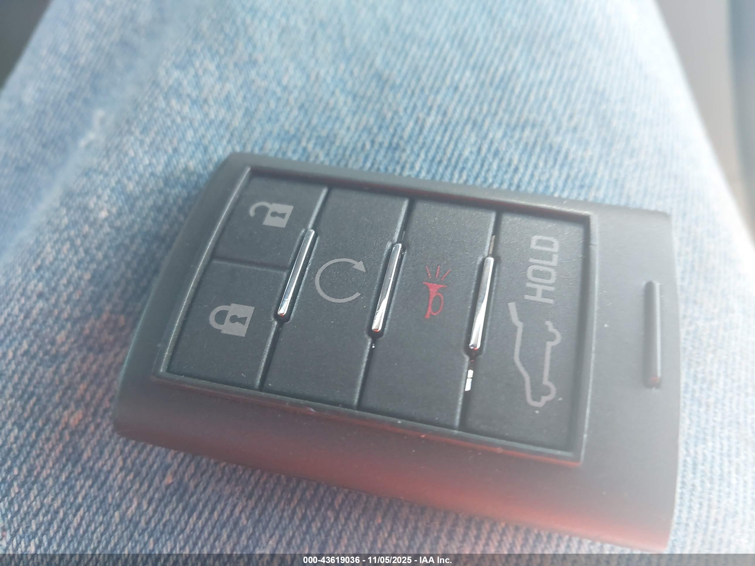 CADILLAC SRX image 11