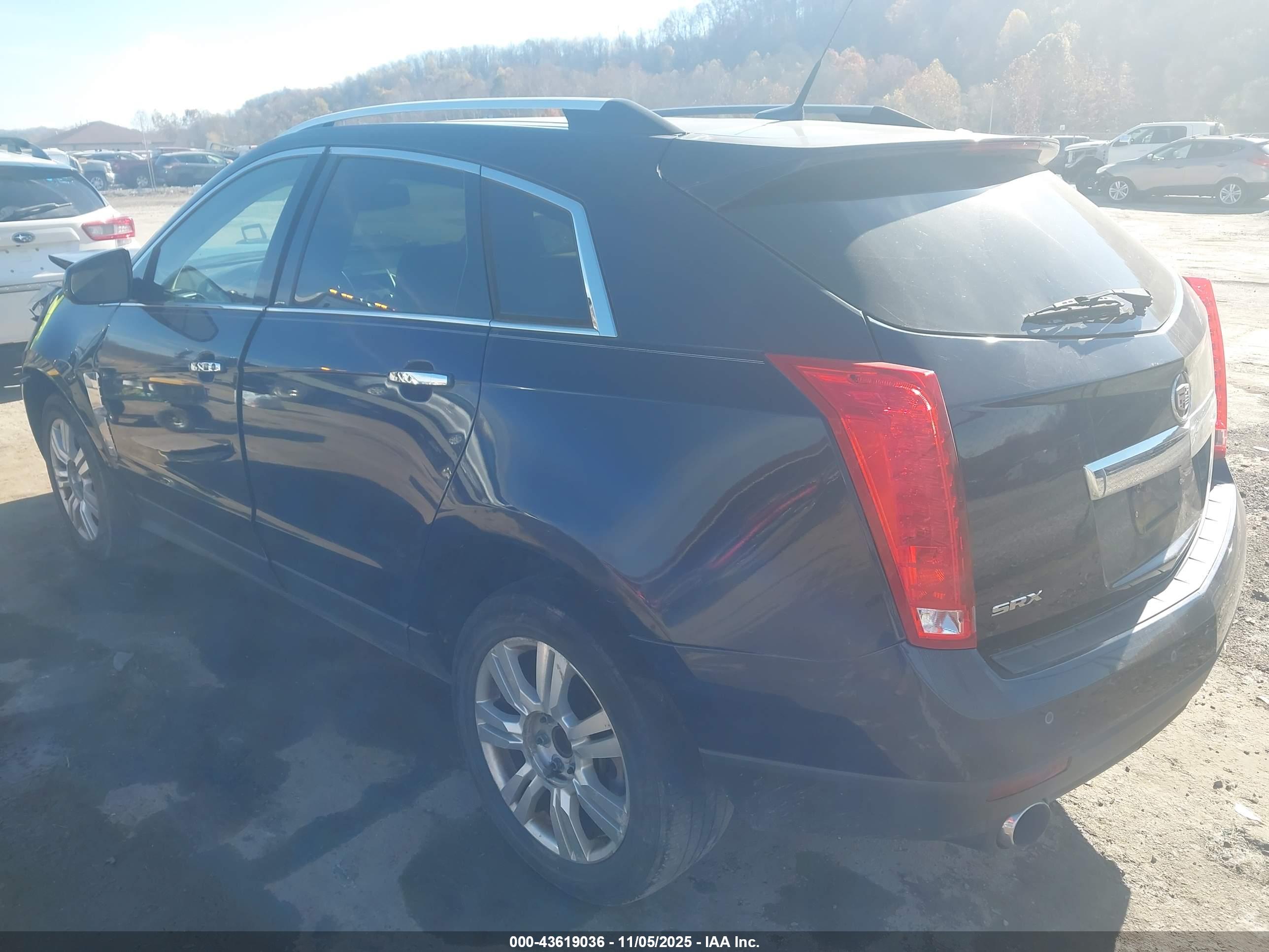 CADILLAC SRX image 3