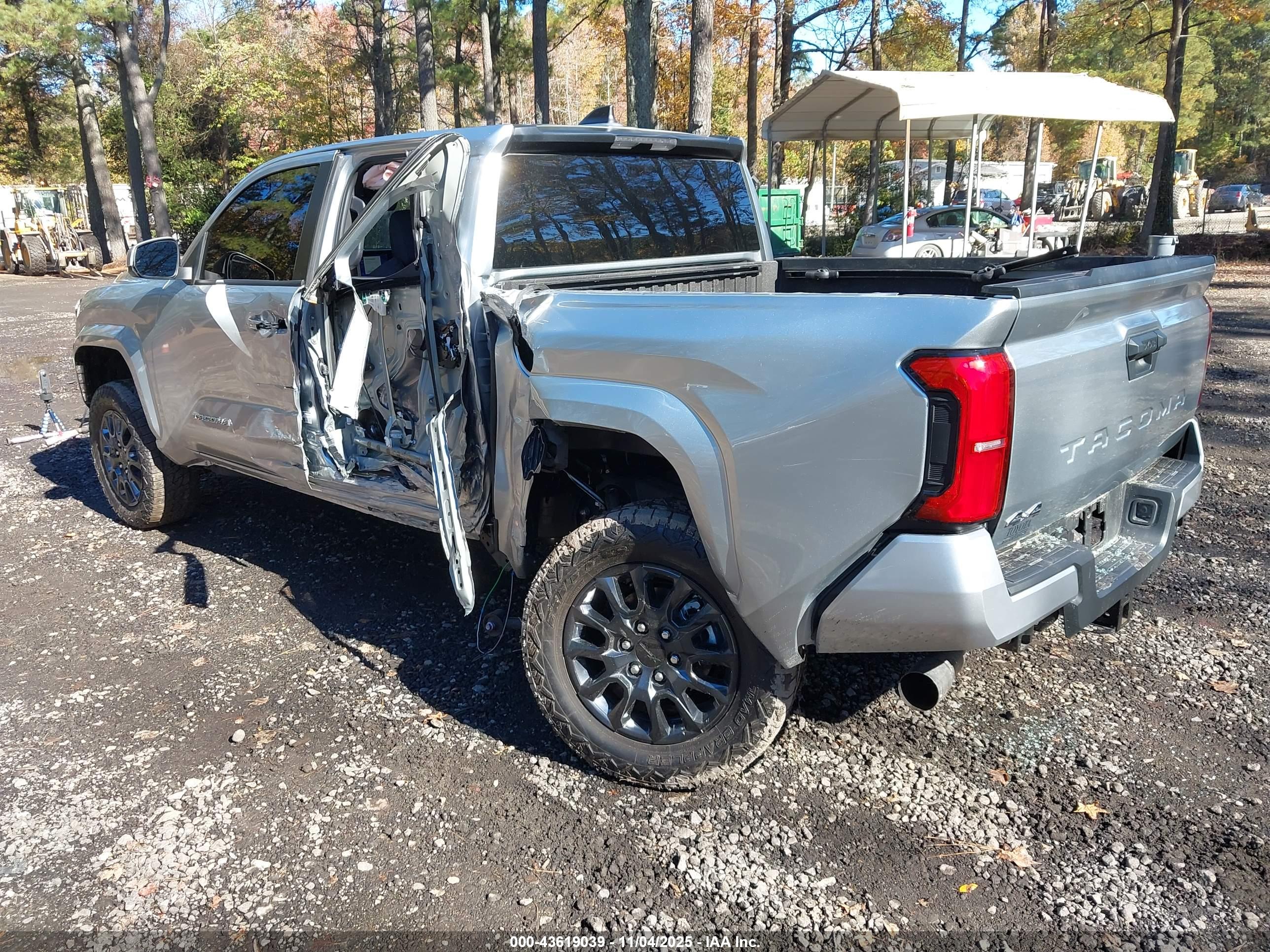 TOYOTA TACOMA image 3