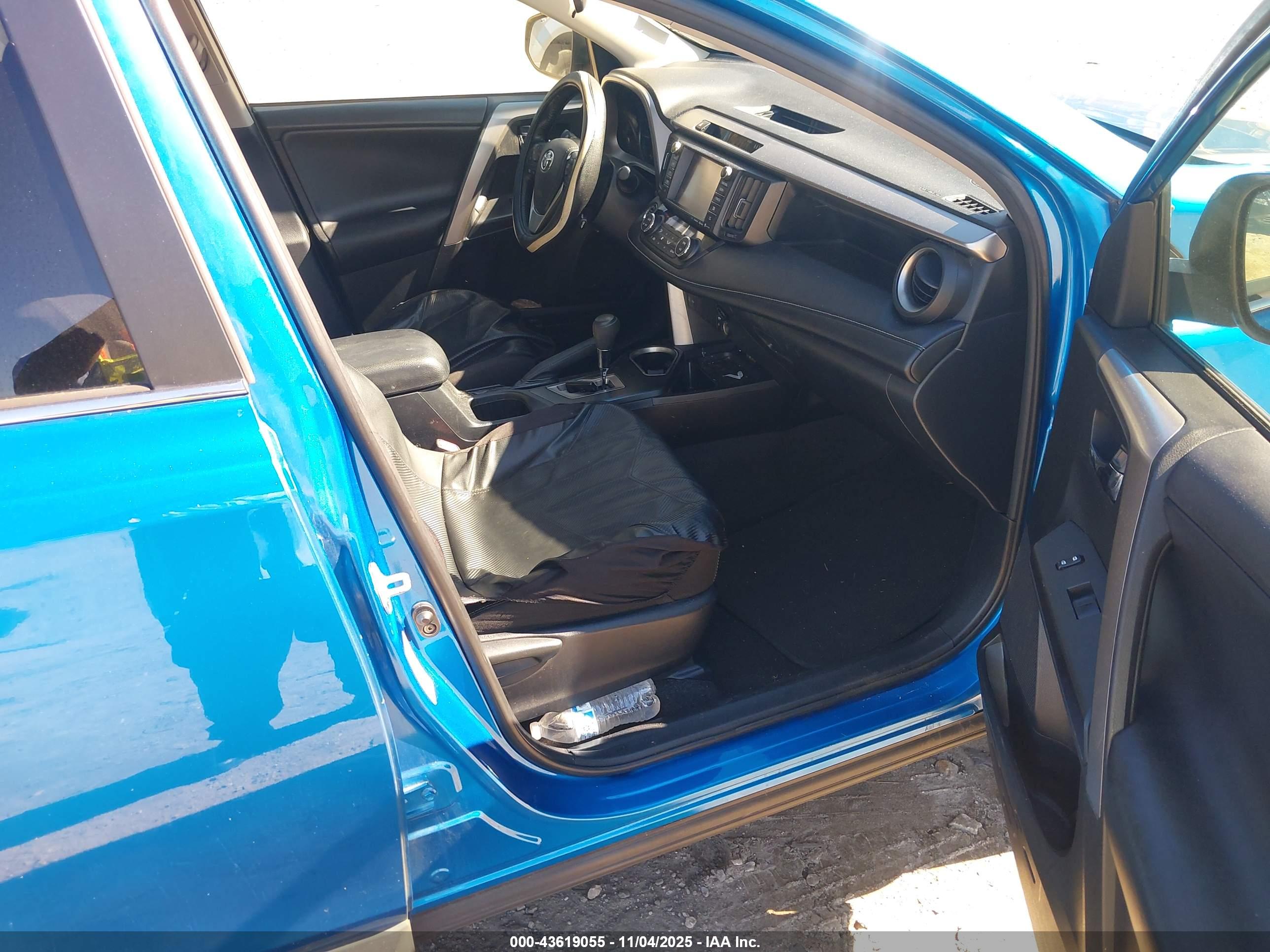 TOYOTA RAV4 image 5