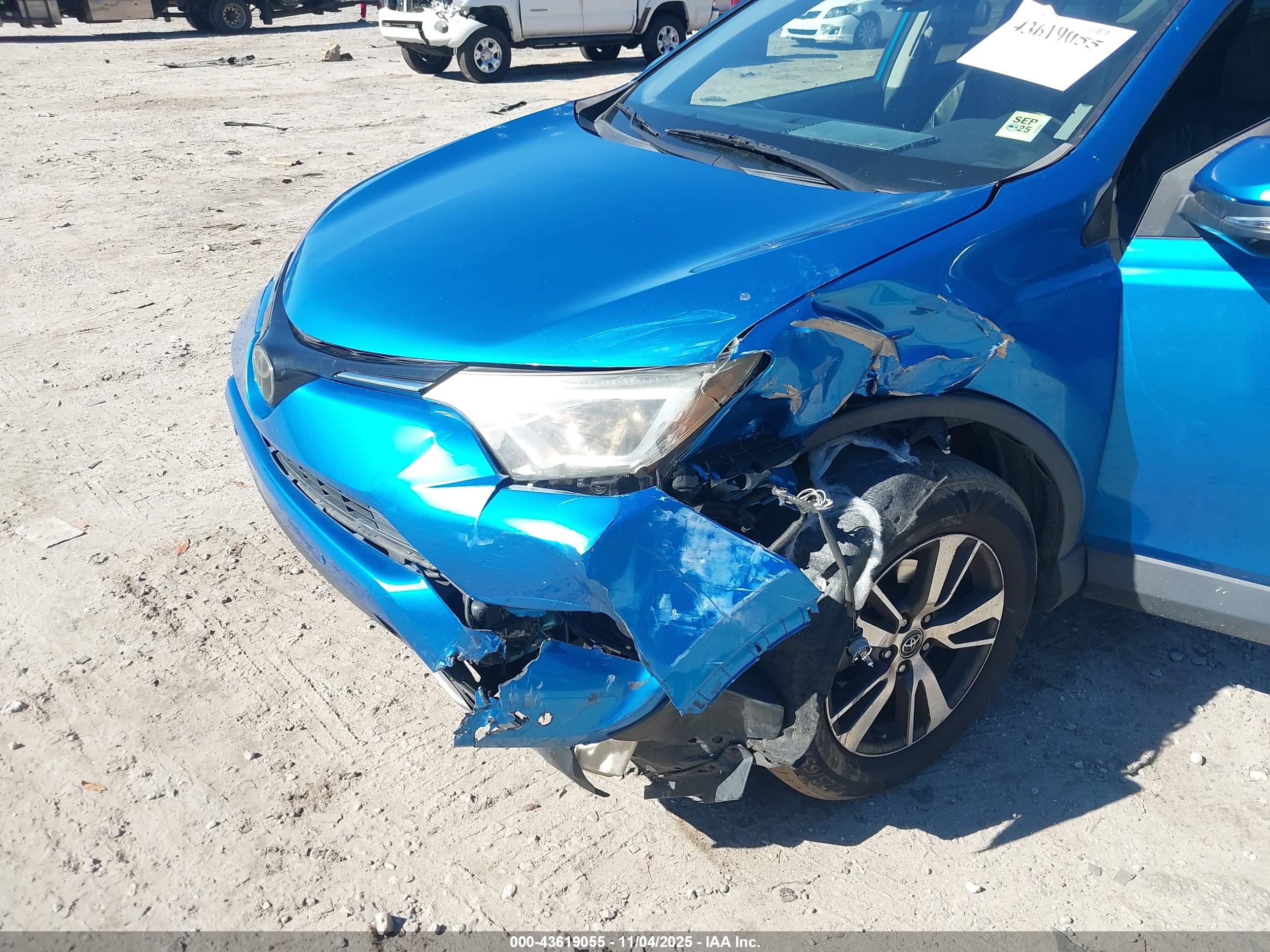 TOYOTA RAV4 image 6