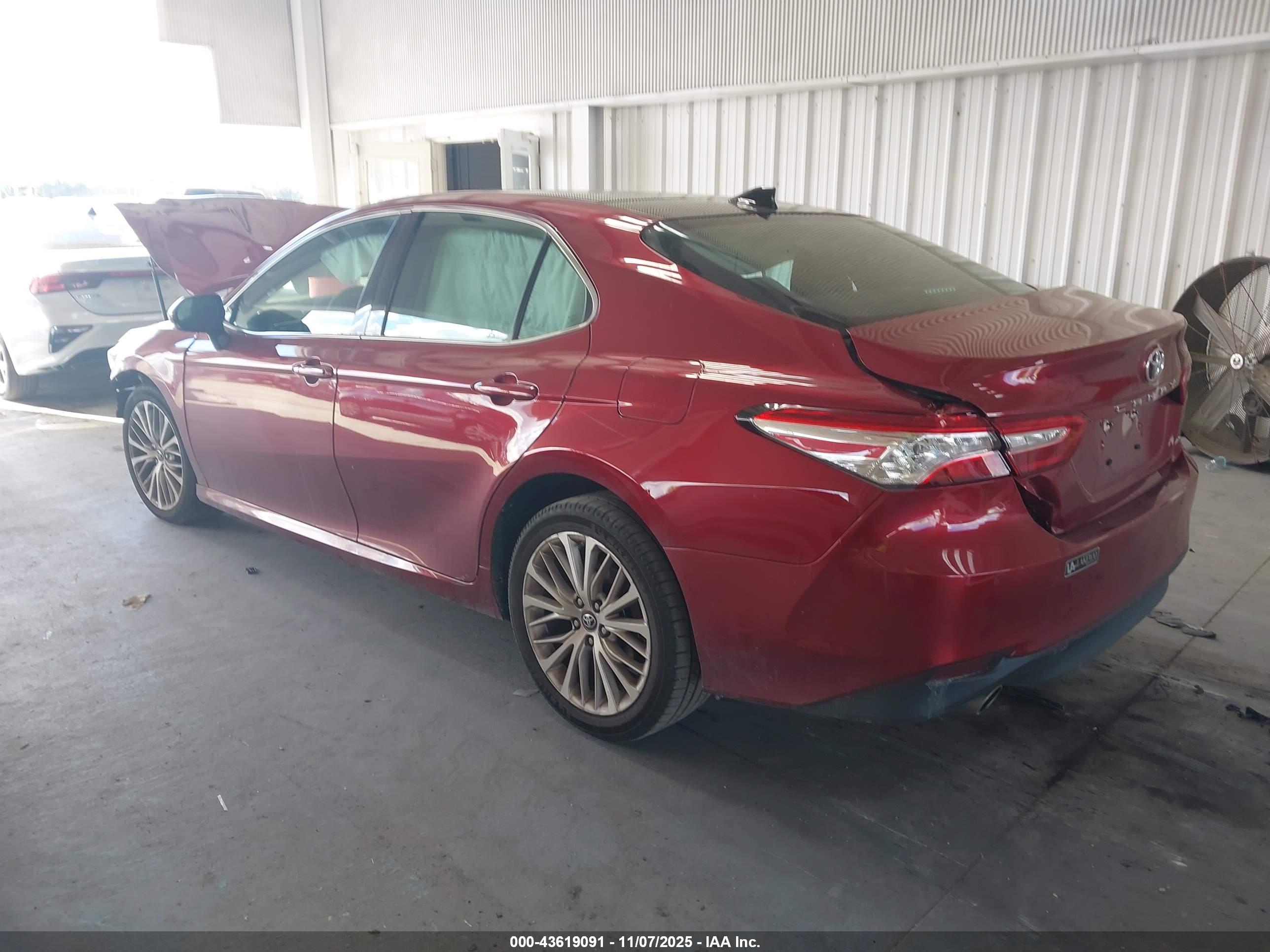TOYOTA CAMRY image 3