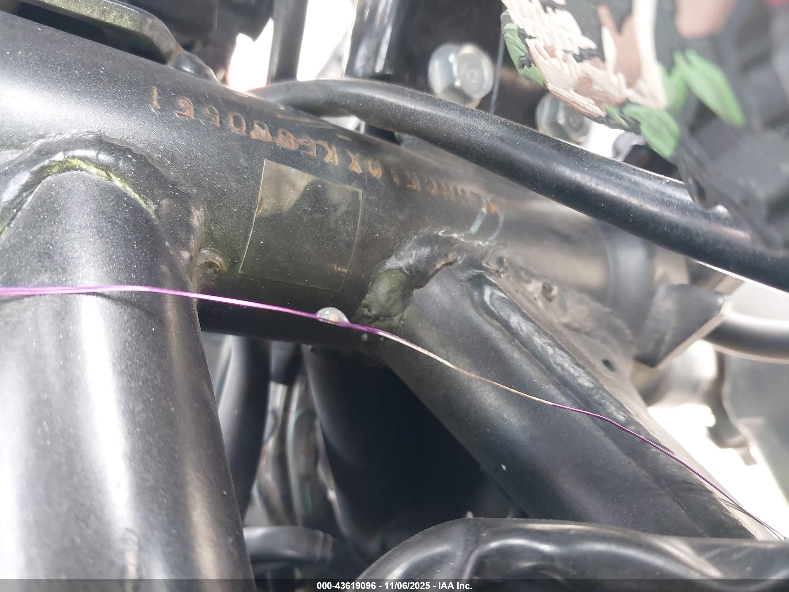 HONDA CBR300 image 10